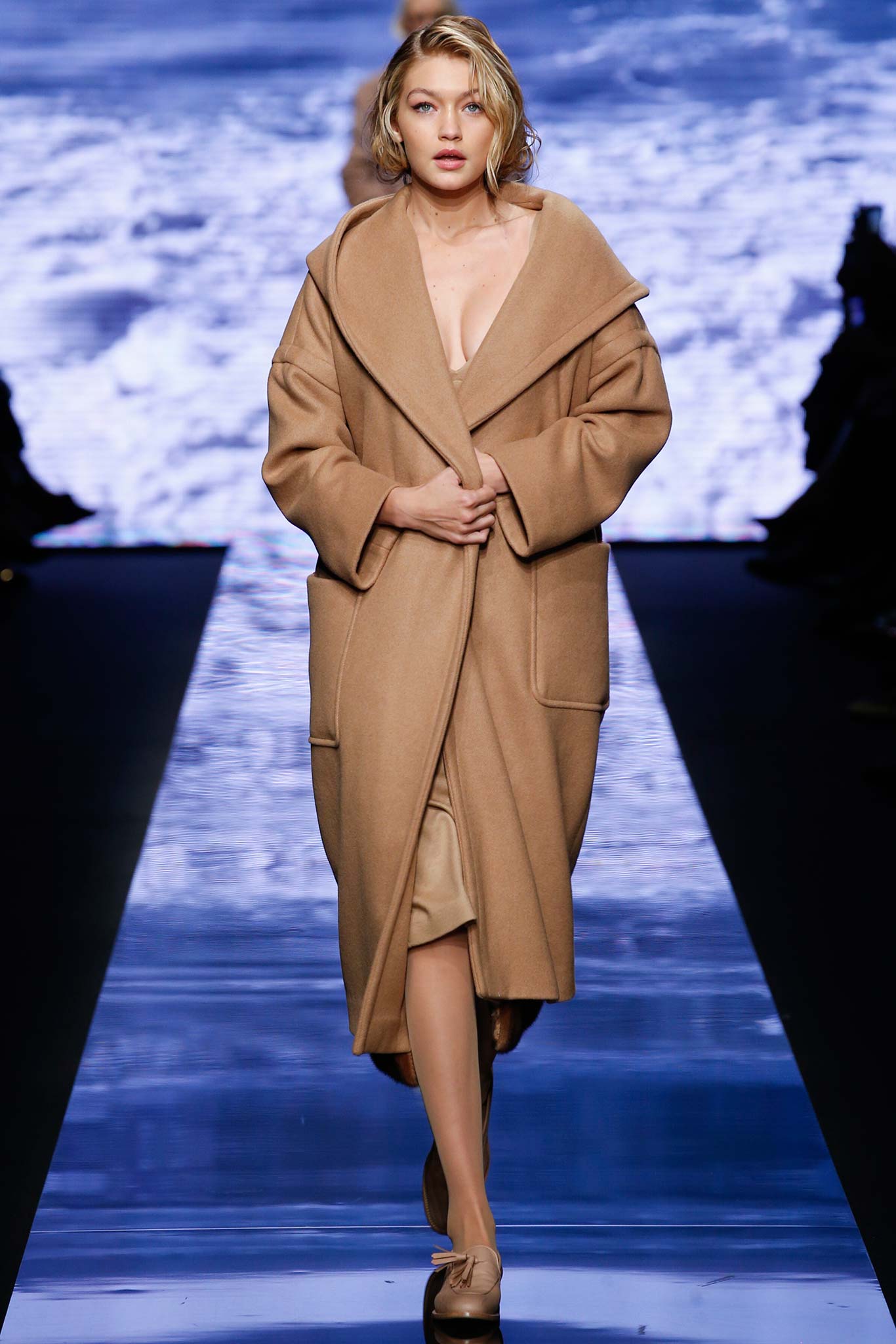 Max Mara F/W 15 Look 1