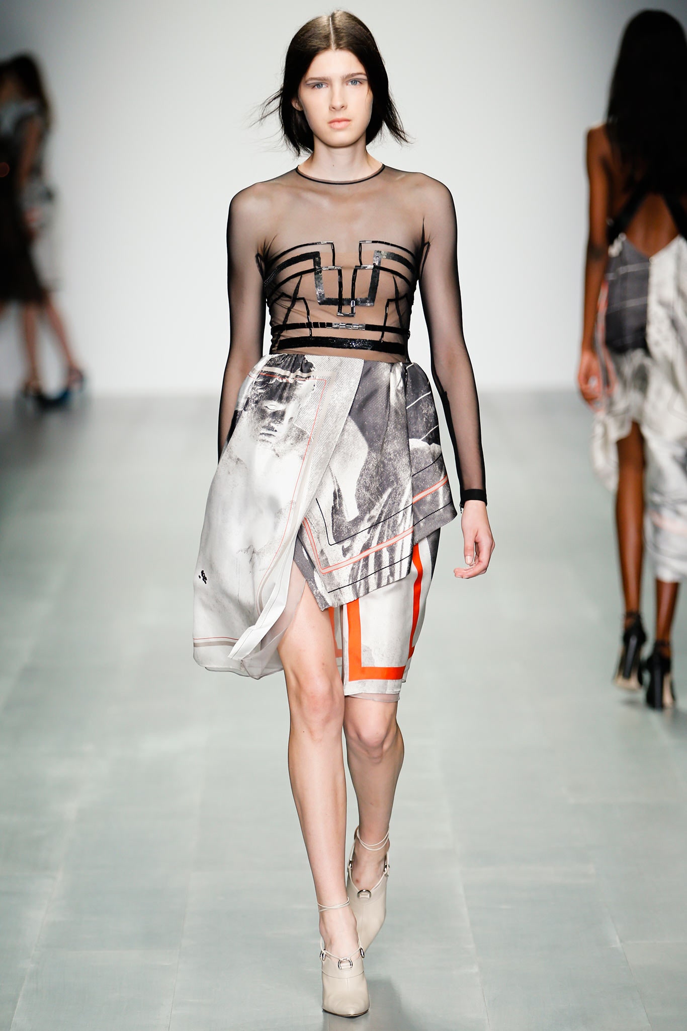 Marios Schwab S/S 15 Look 15