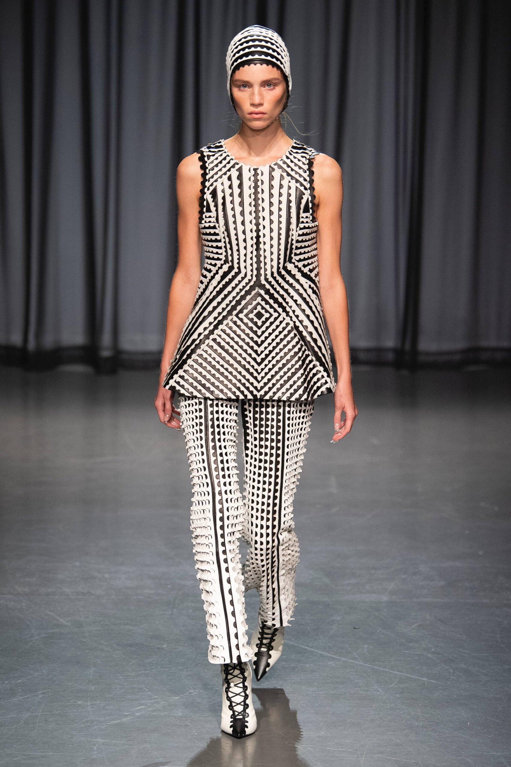 Mary Katrantzou S/S 19 Look 1