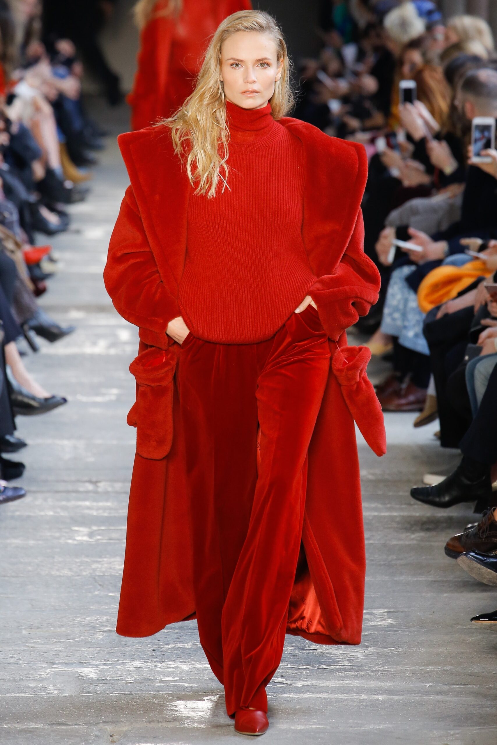 Max Mara F/W 17 Look 1