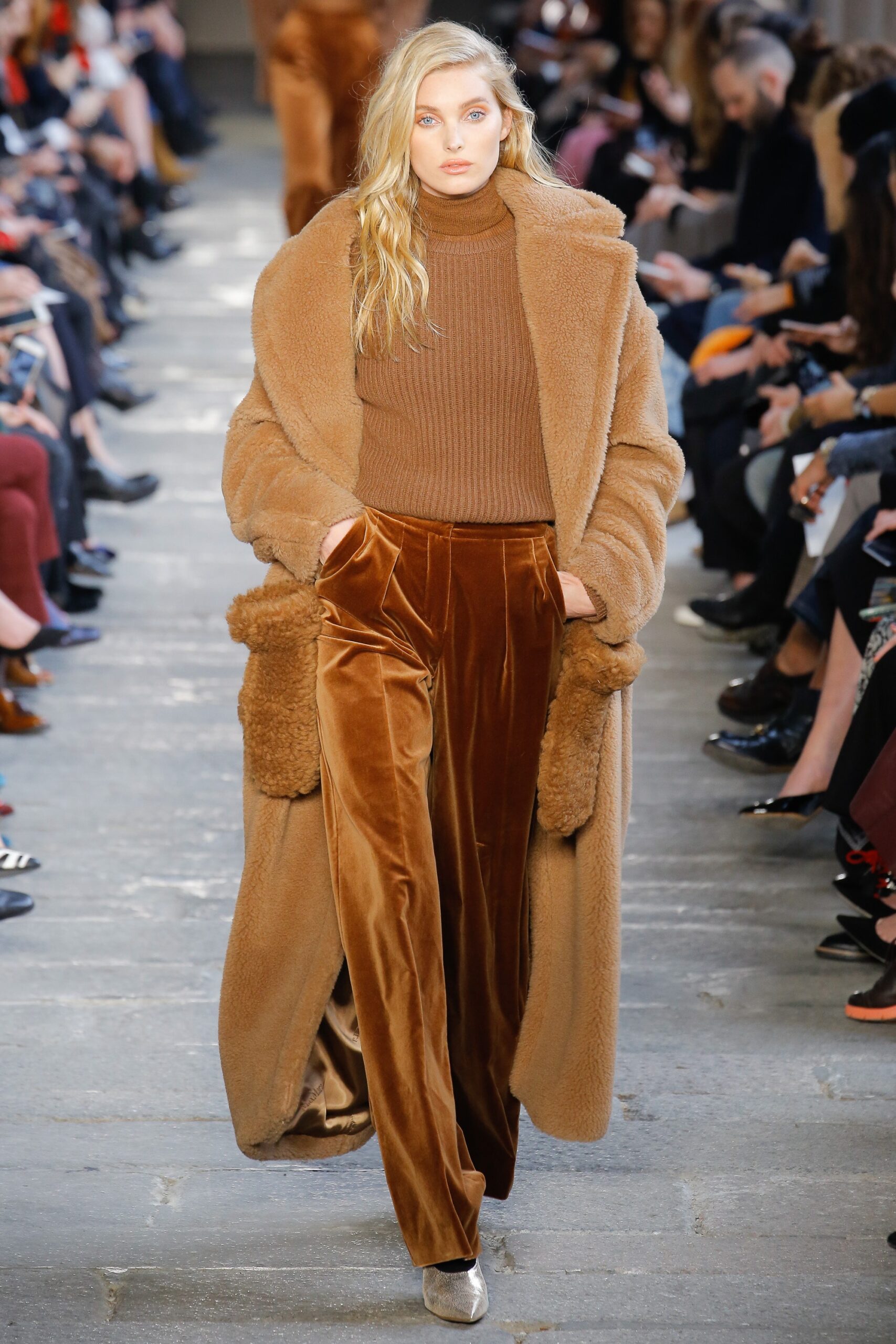 Max Mara F/W 17 Look 11