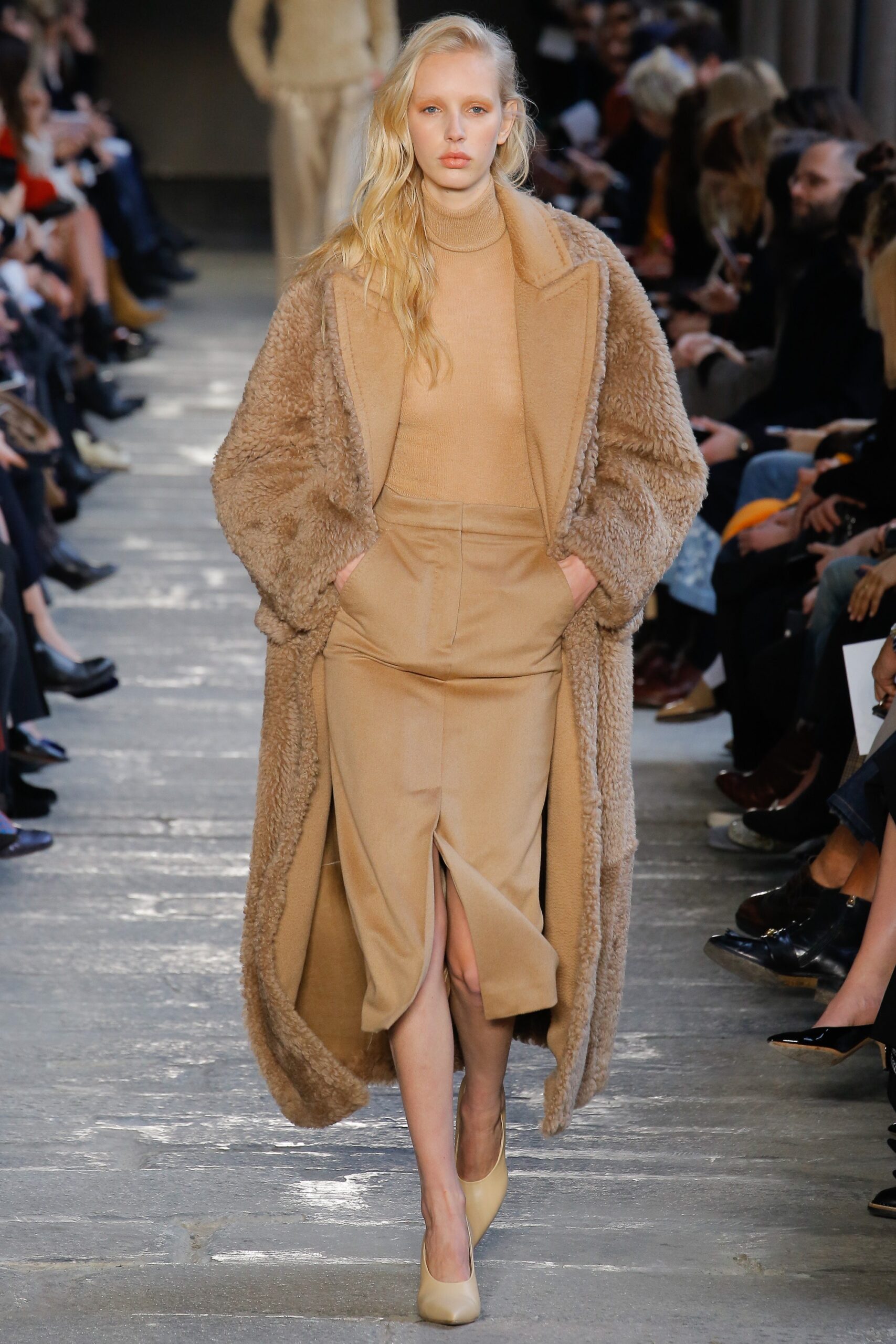 Max Mara F/W 17 Look 22