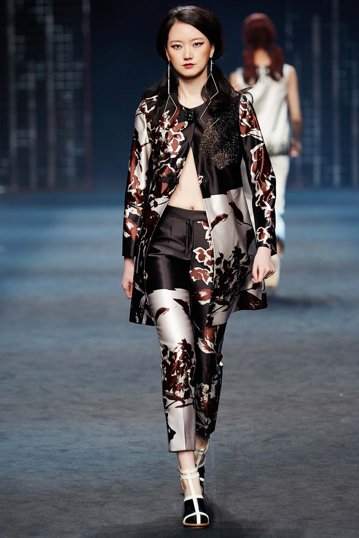 Miss Gee Collection Seoul F/W 15 Look 49