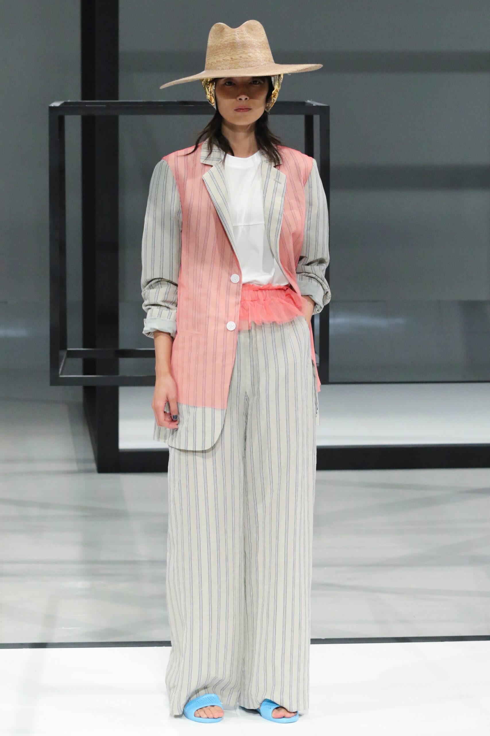 Mint Designs Tokyo S/S 19 Look 27