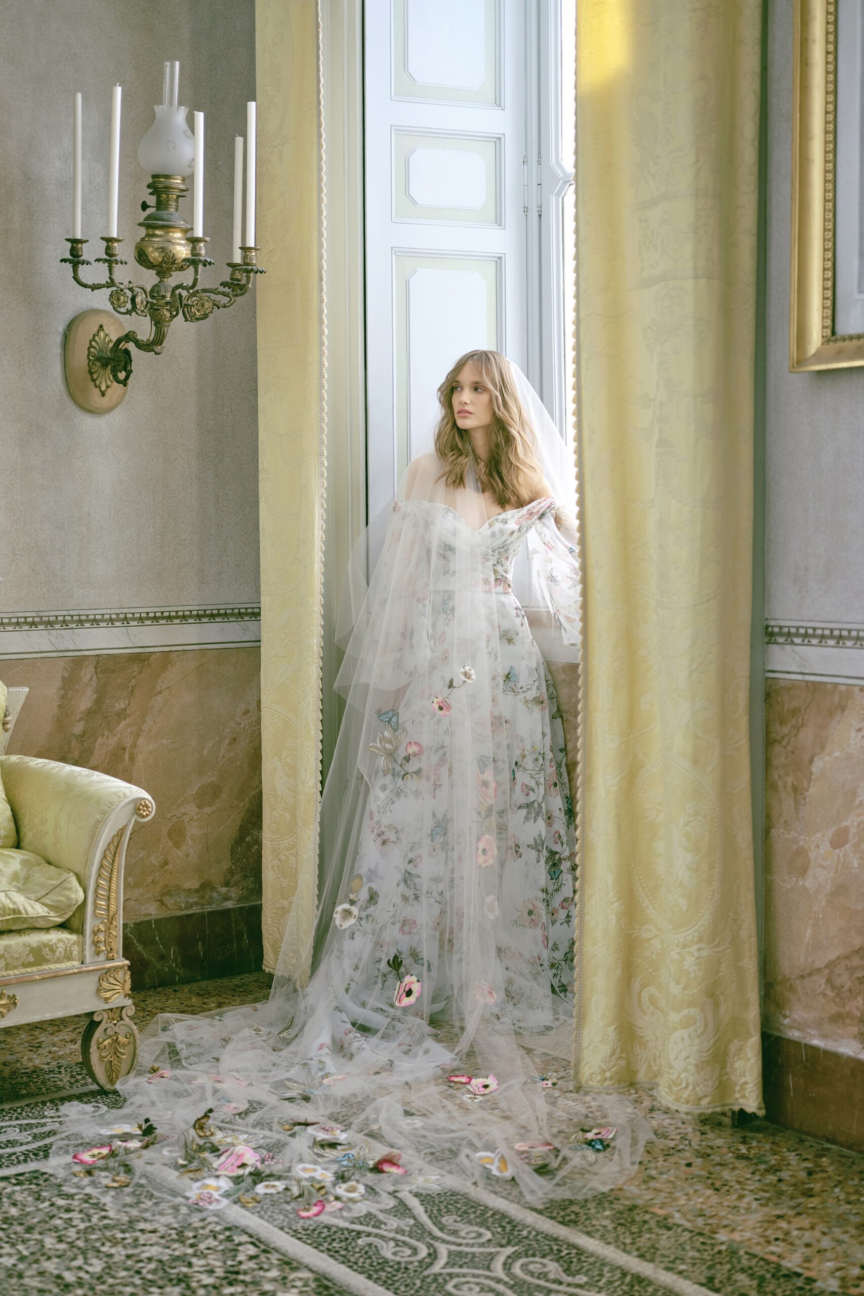 Monique Lhuillier F/W 20 Bridal Look 1