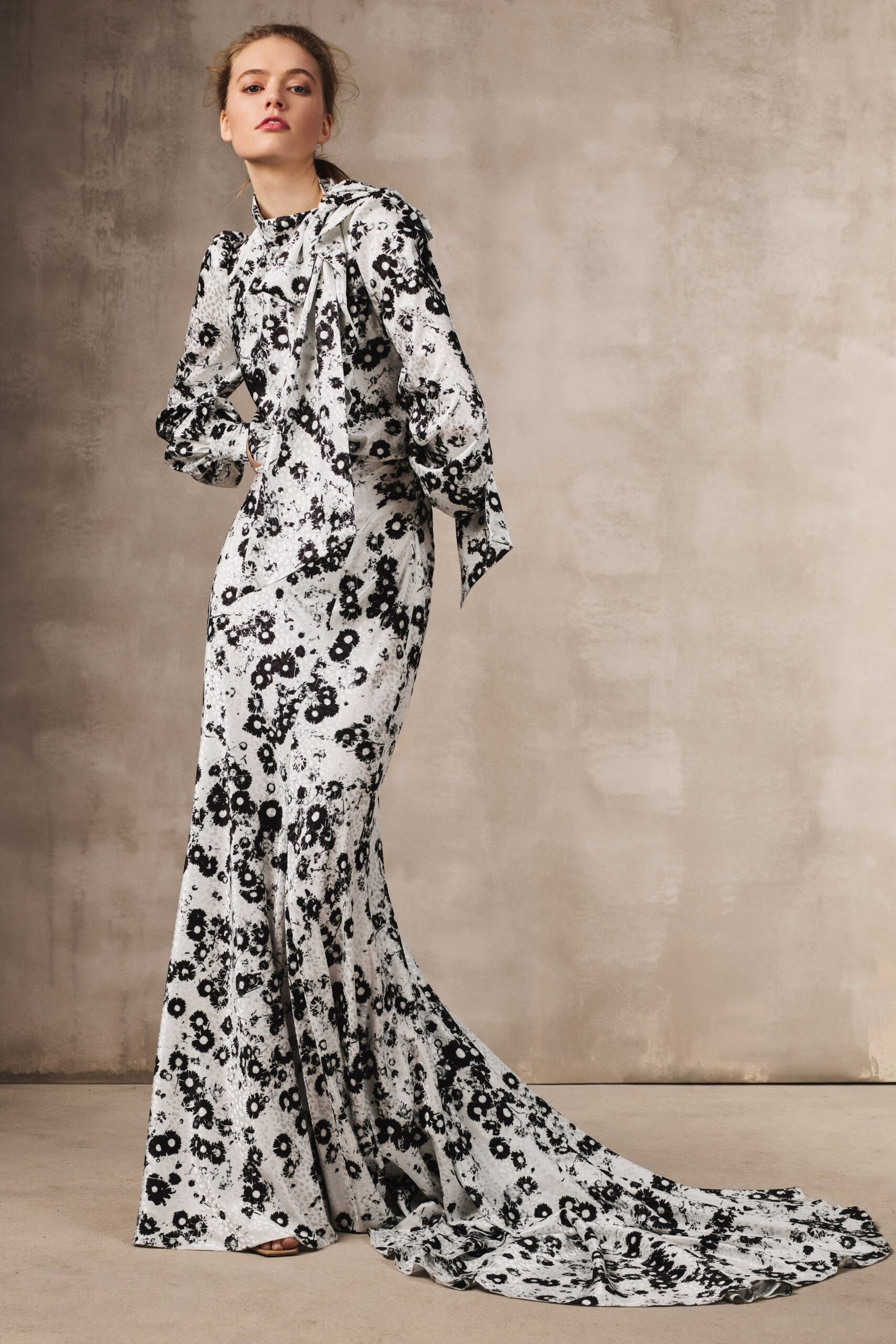 Monique Lhuillier F/W 20 Look 1