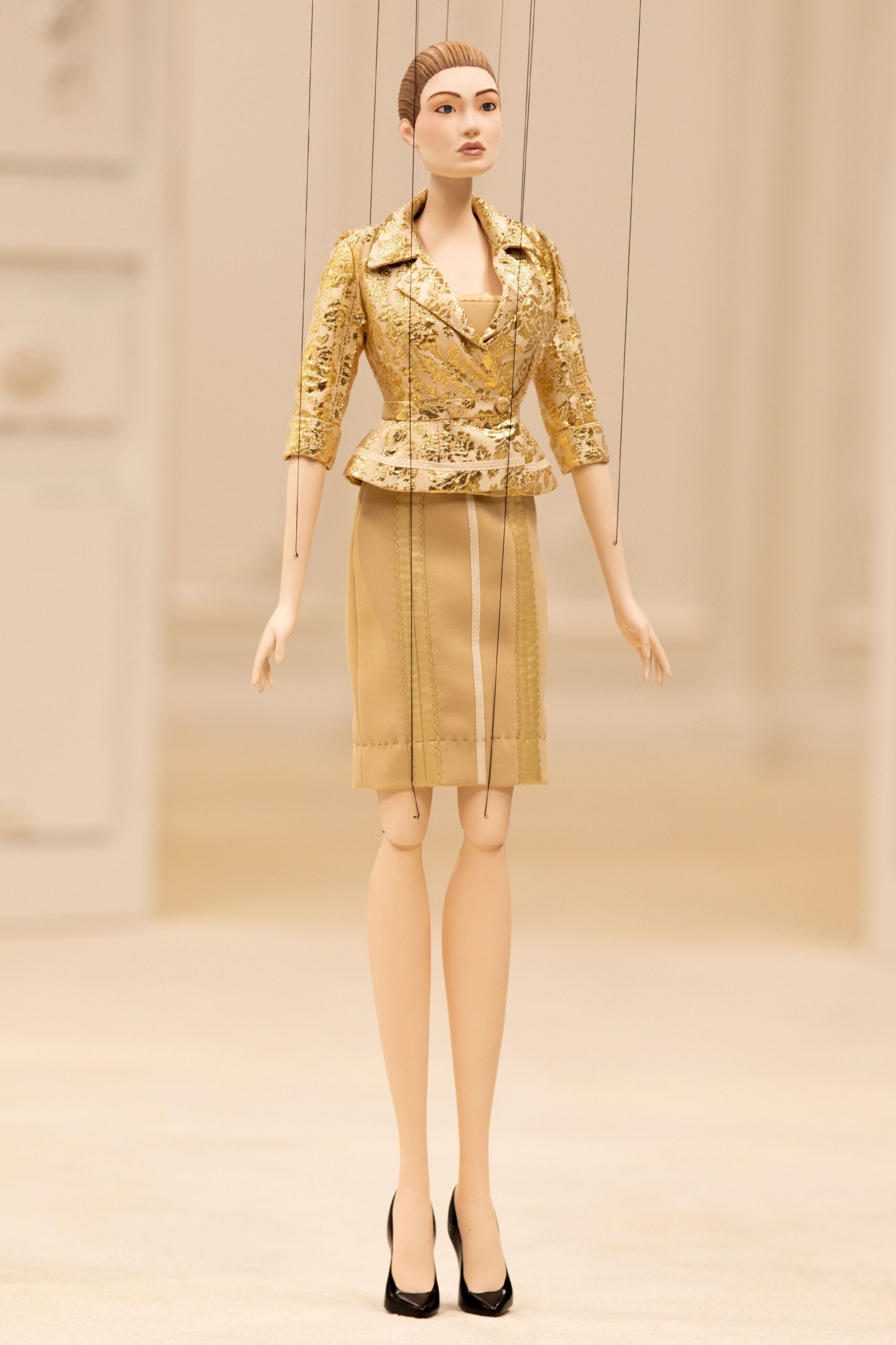 Moschino S/S 21 Look 1