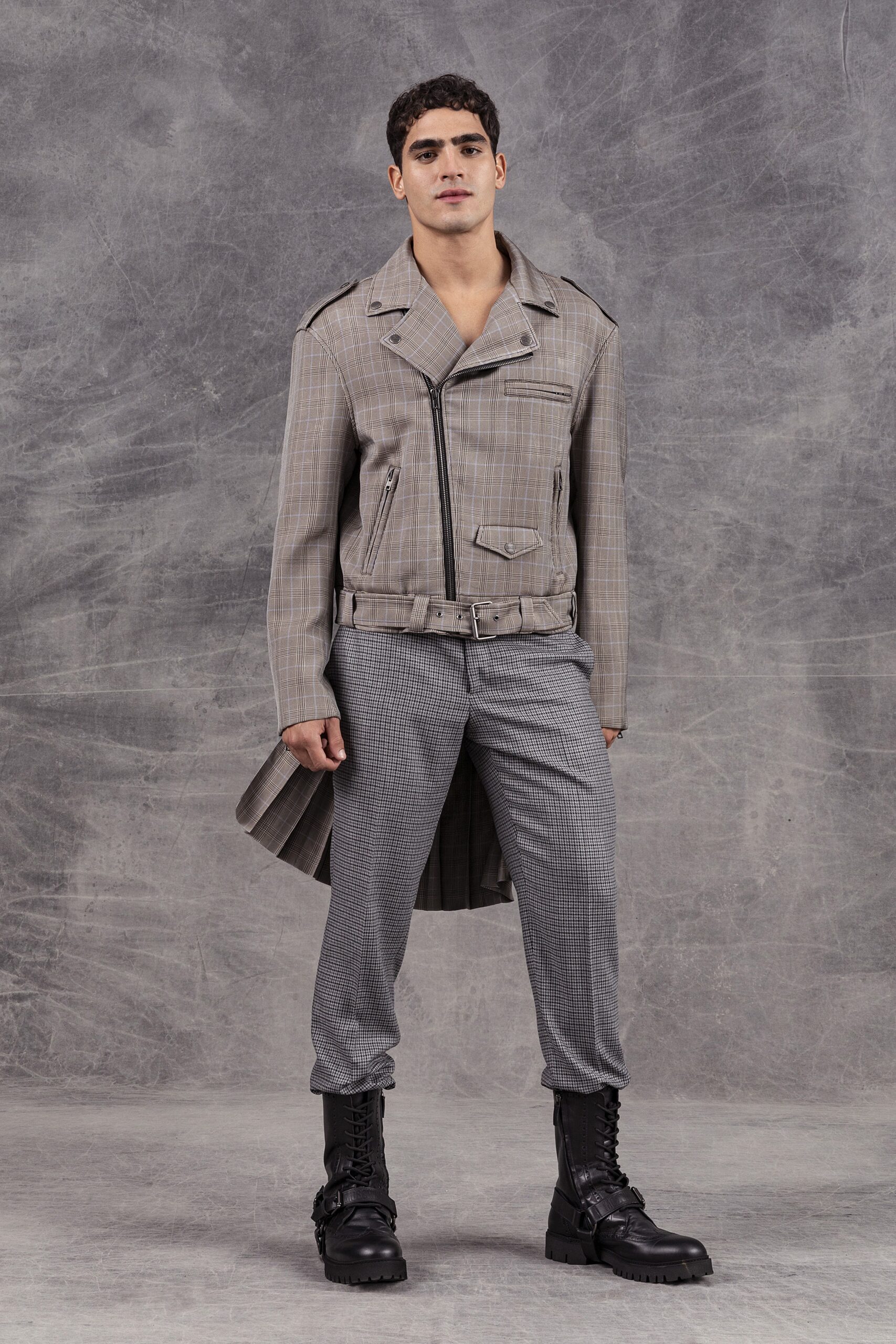 Moschino F/W 21 Look 2