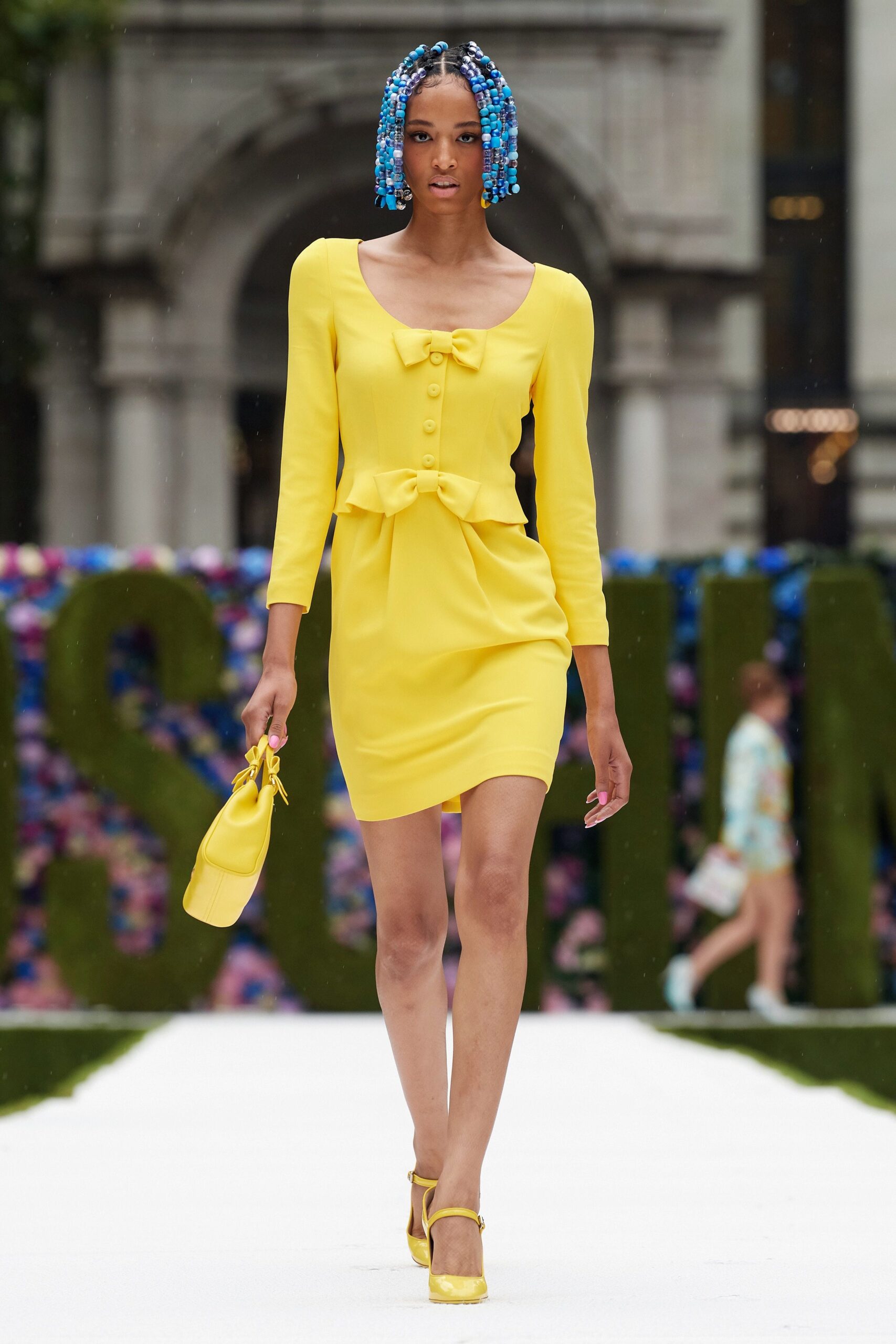 Moschino S/S 22 Look 2