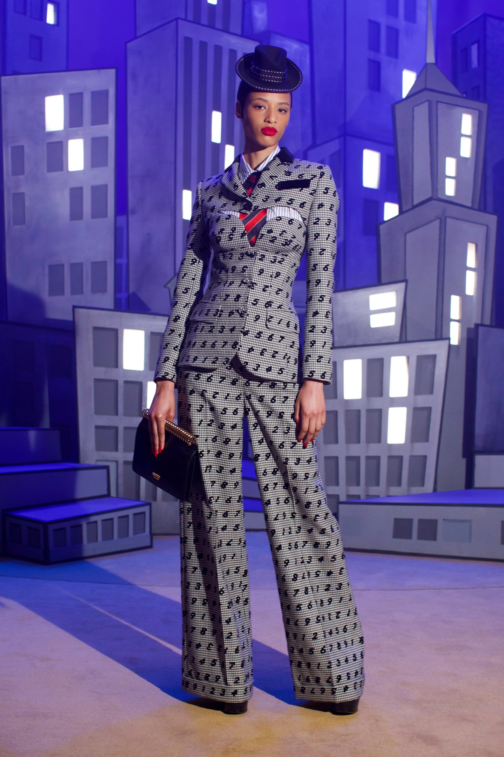 Moschino F/W 21 Look 2