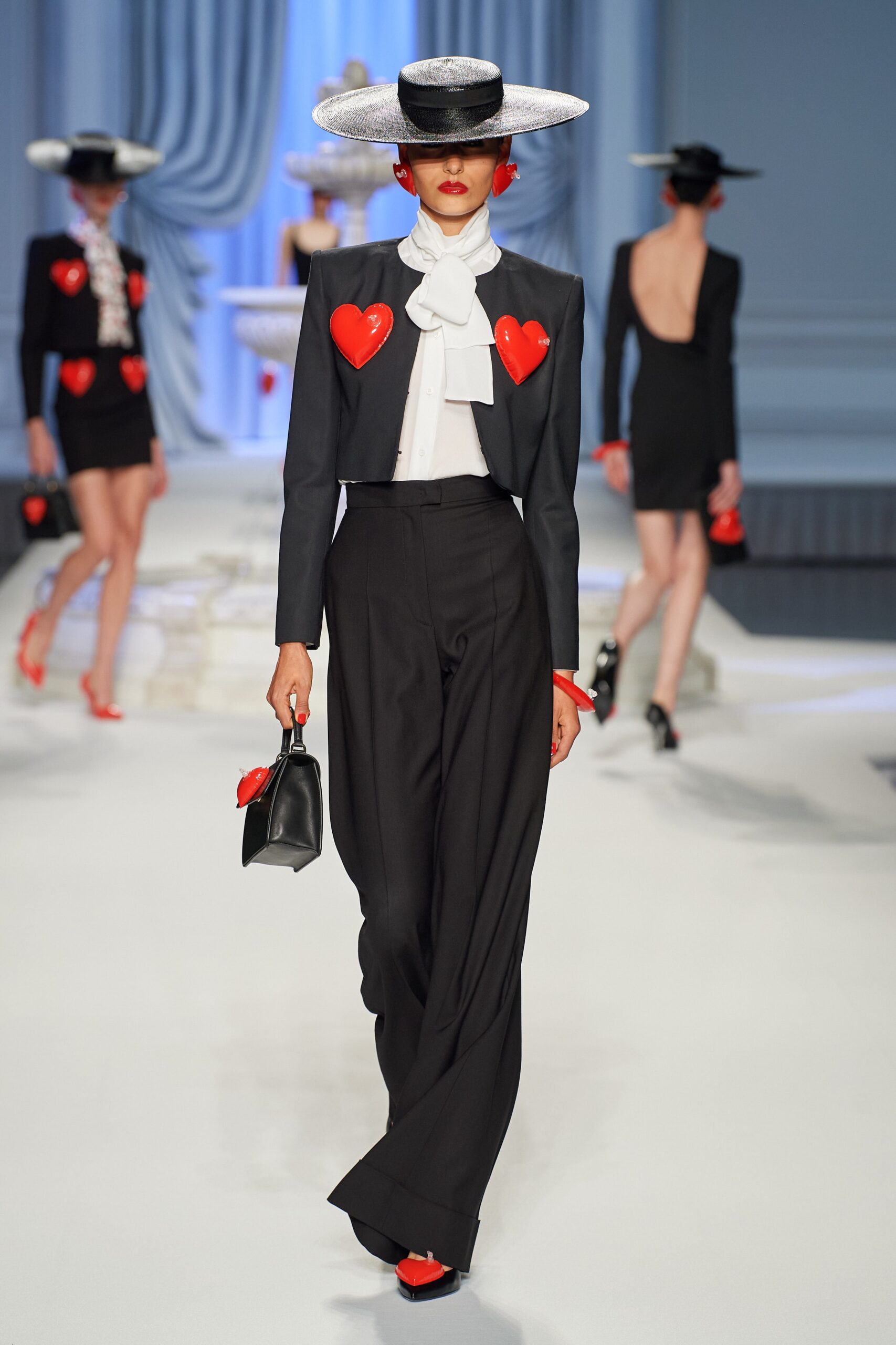 Moschino S/S 23 Look 2