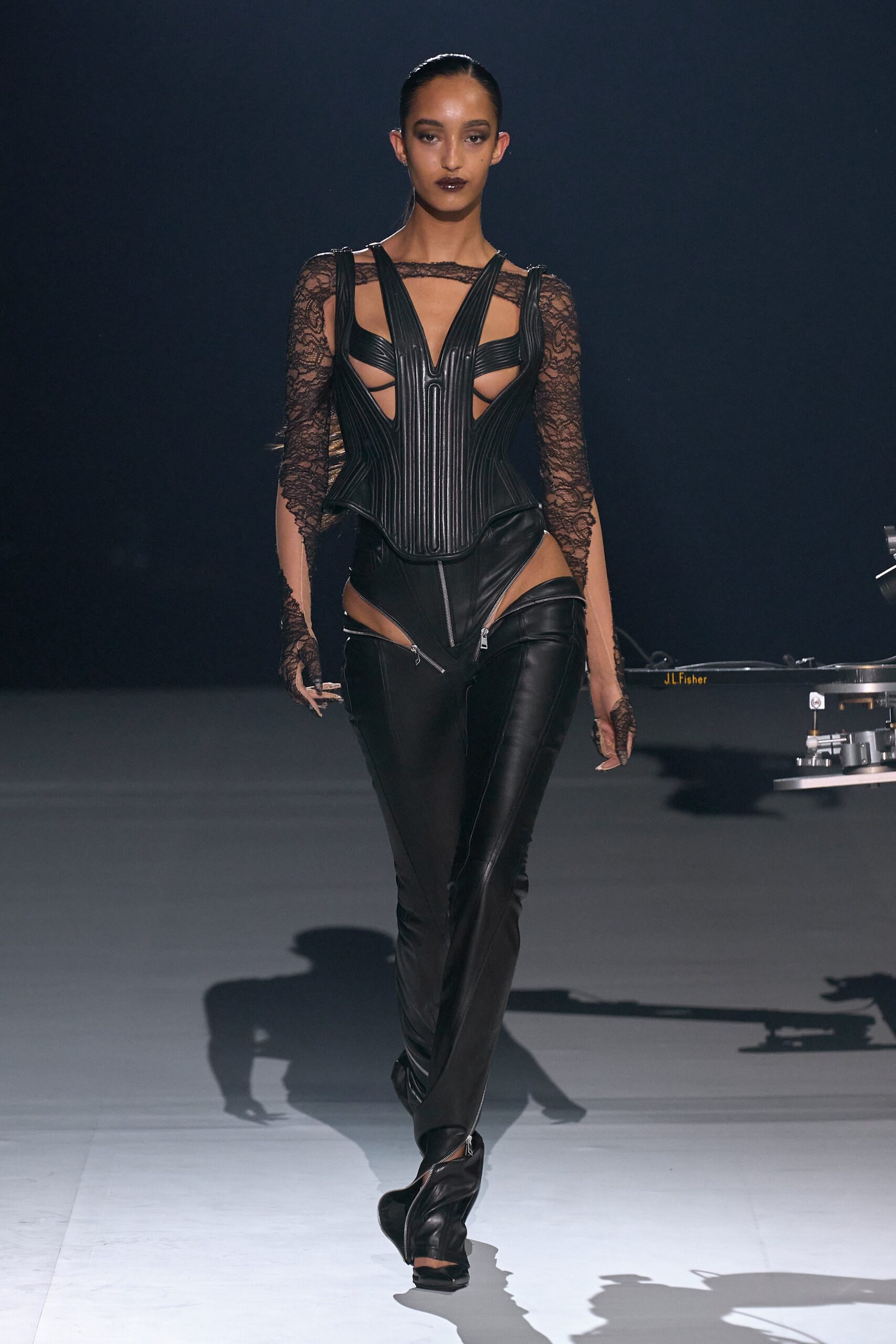 Mugler F/W 22 Look 2