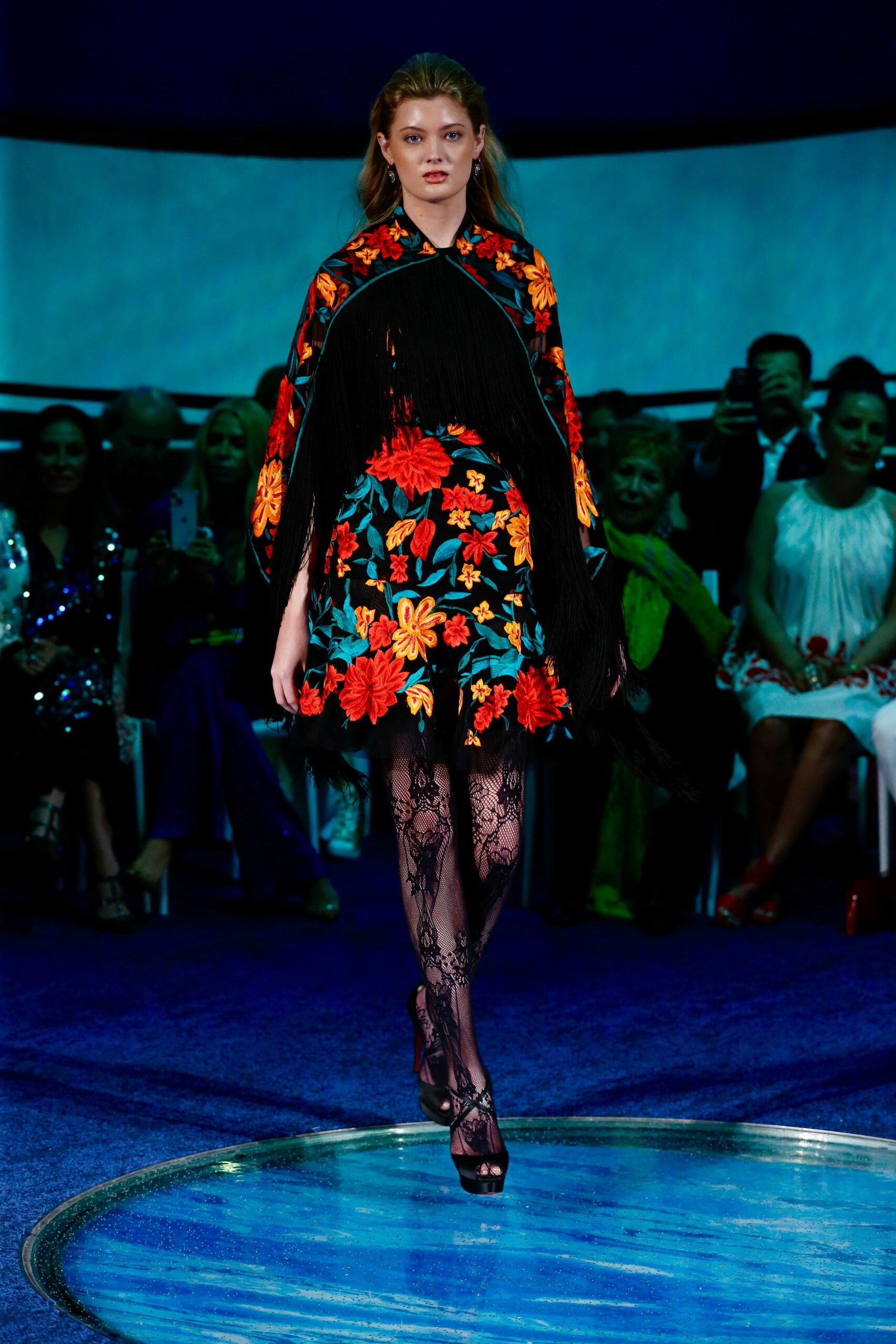 Naeem Khan Resort 23 Look 2