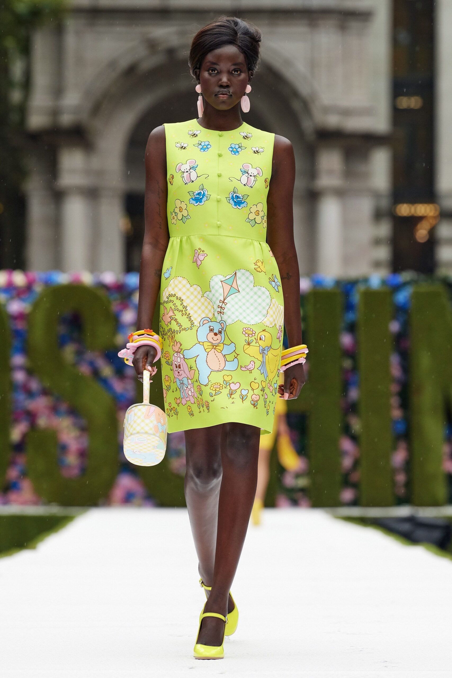 Moschino S/S 22 Look 3