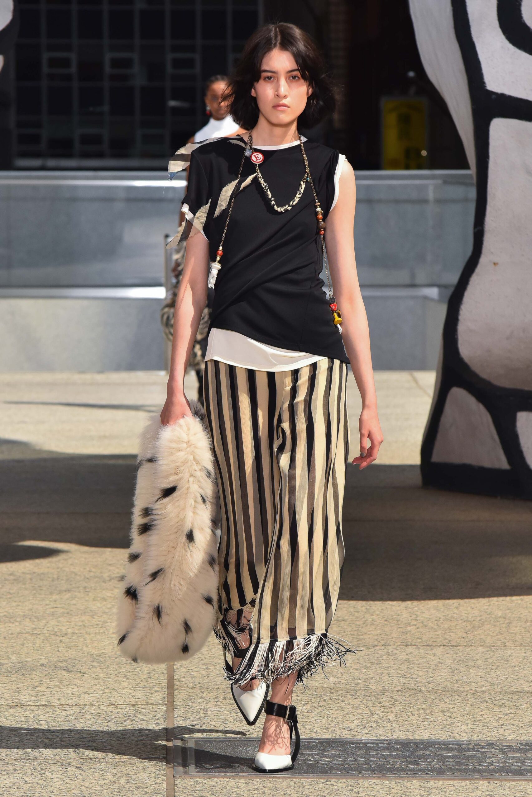 Monse Resort 20 Look 3