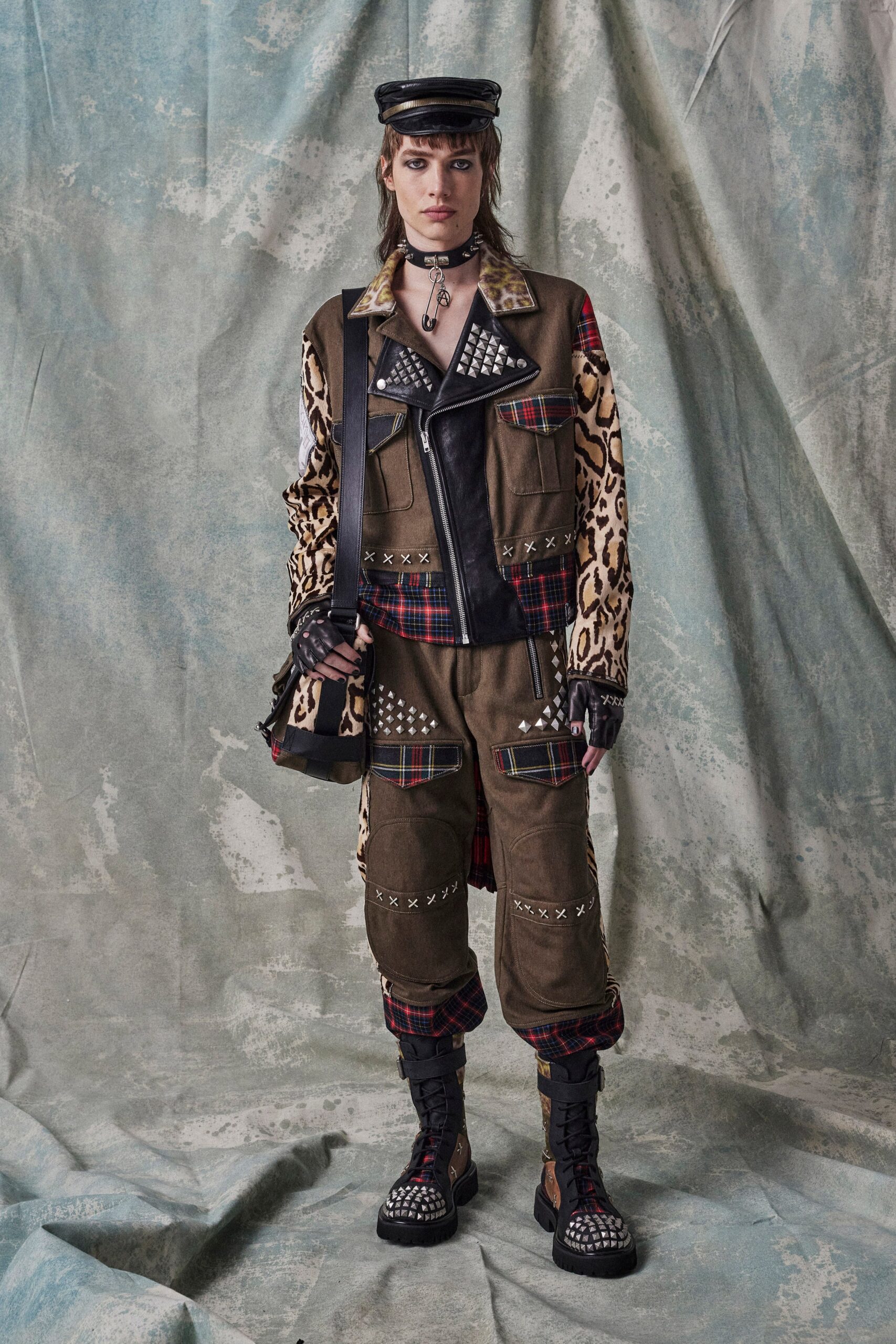 Moschino F/W 23 Look 3