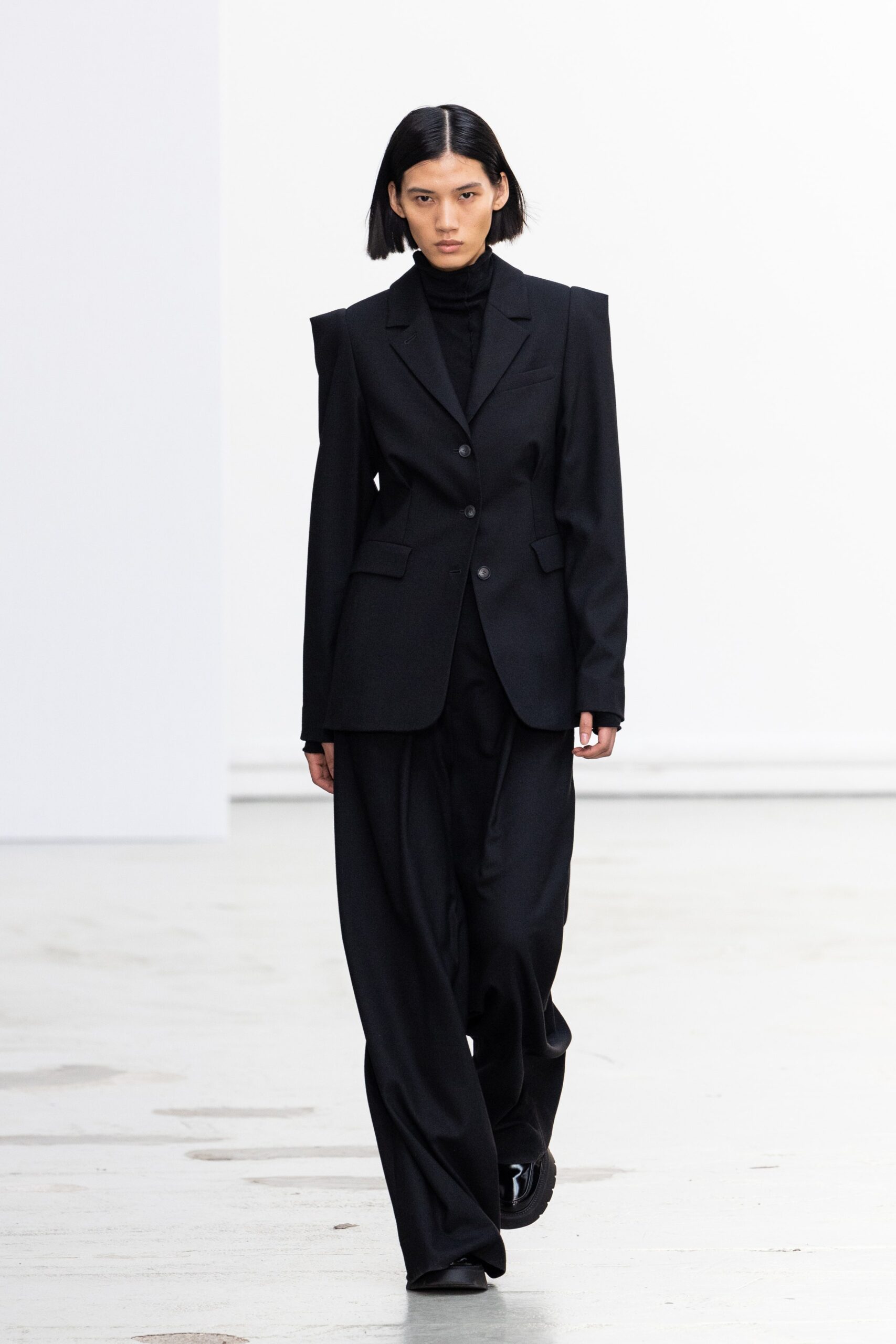 Nehera F/W 23 Look 3