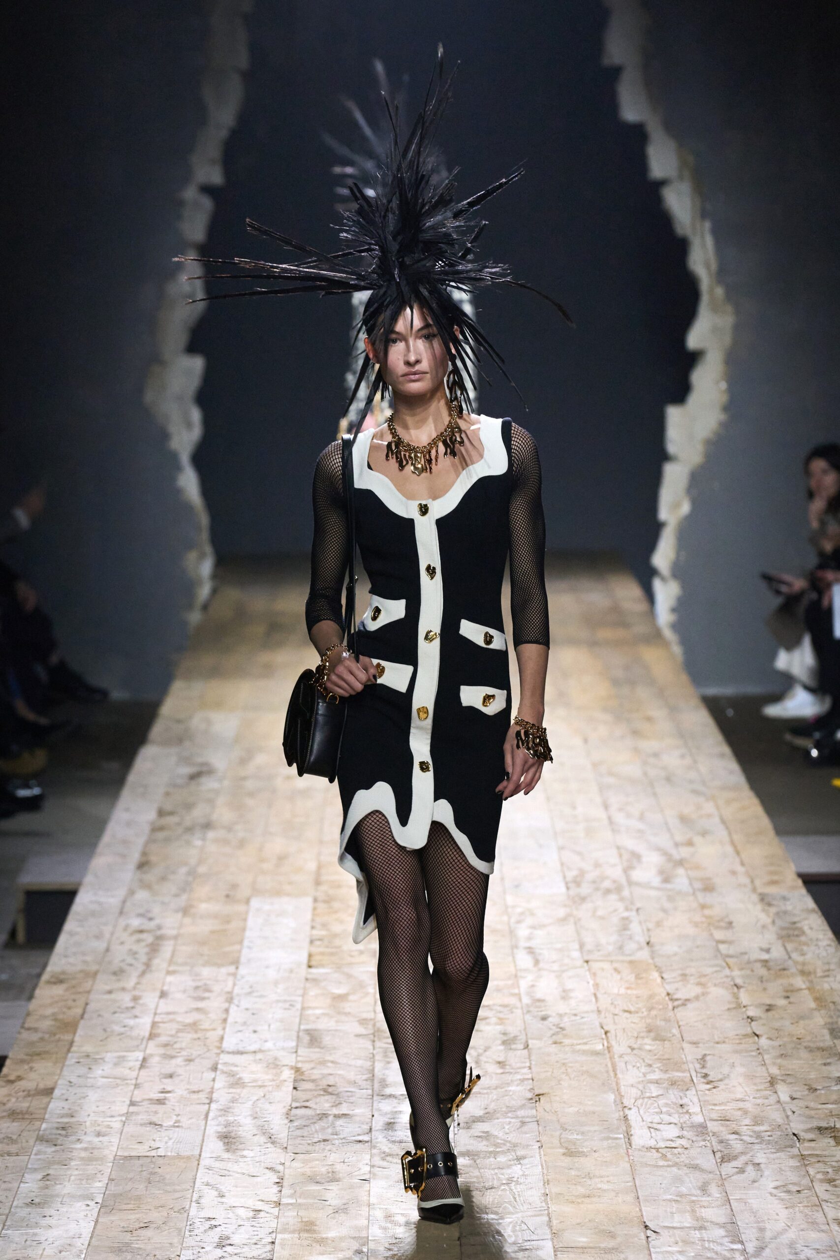 Moschino F/W 23 Look 4