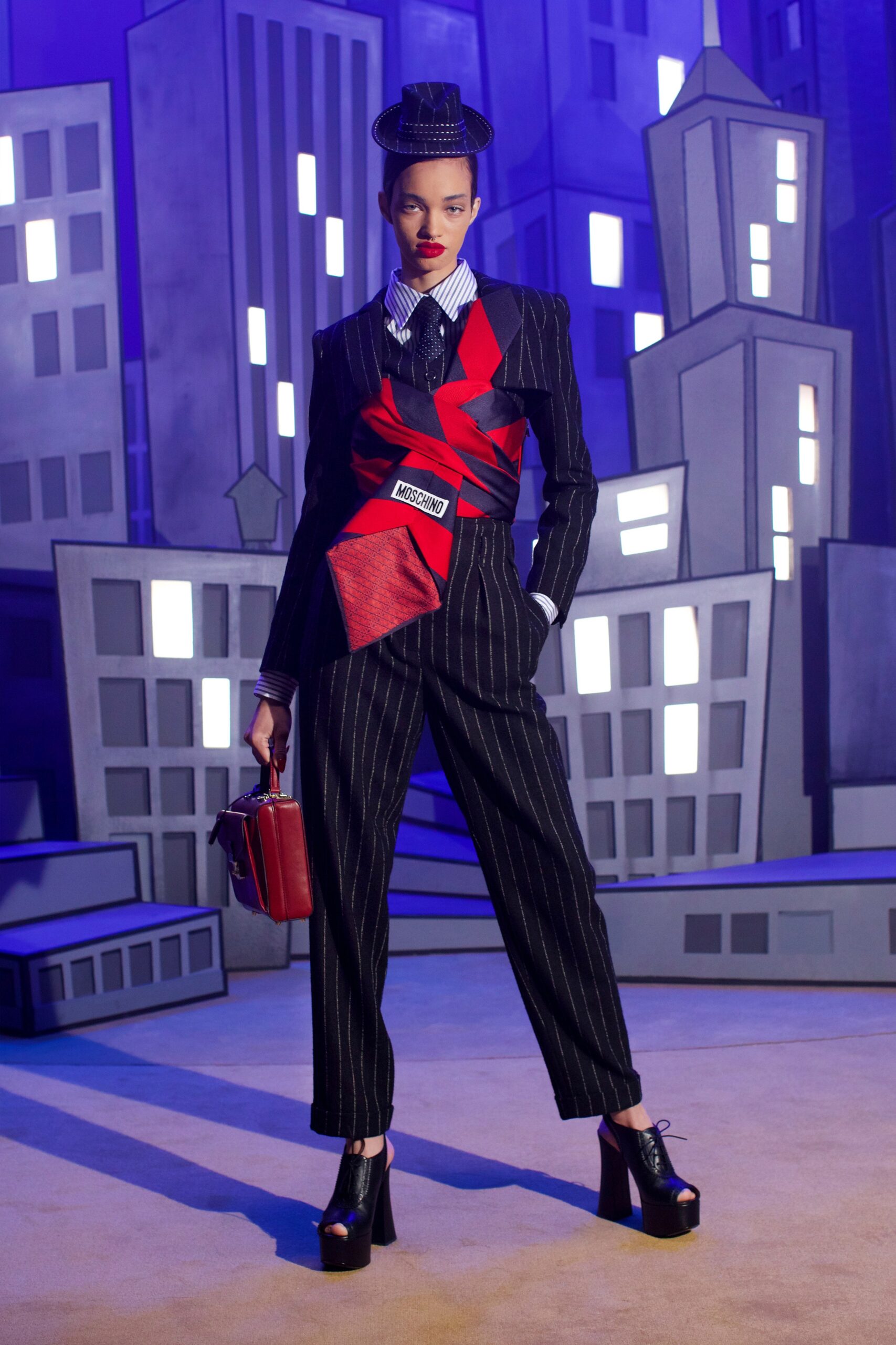 Moschino F/W 21 Look 5