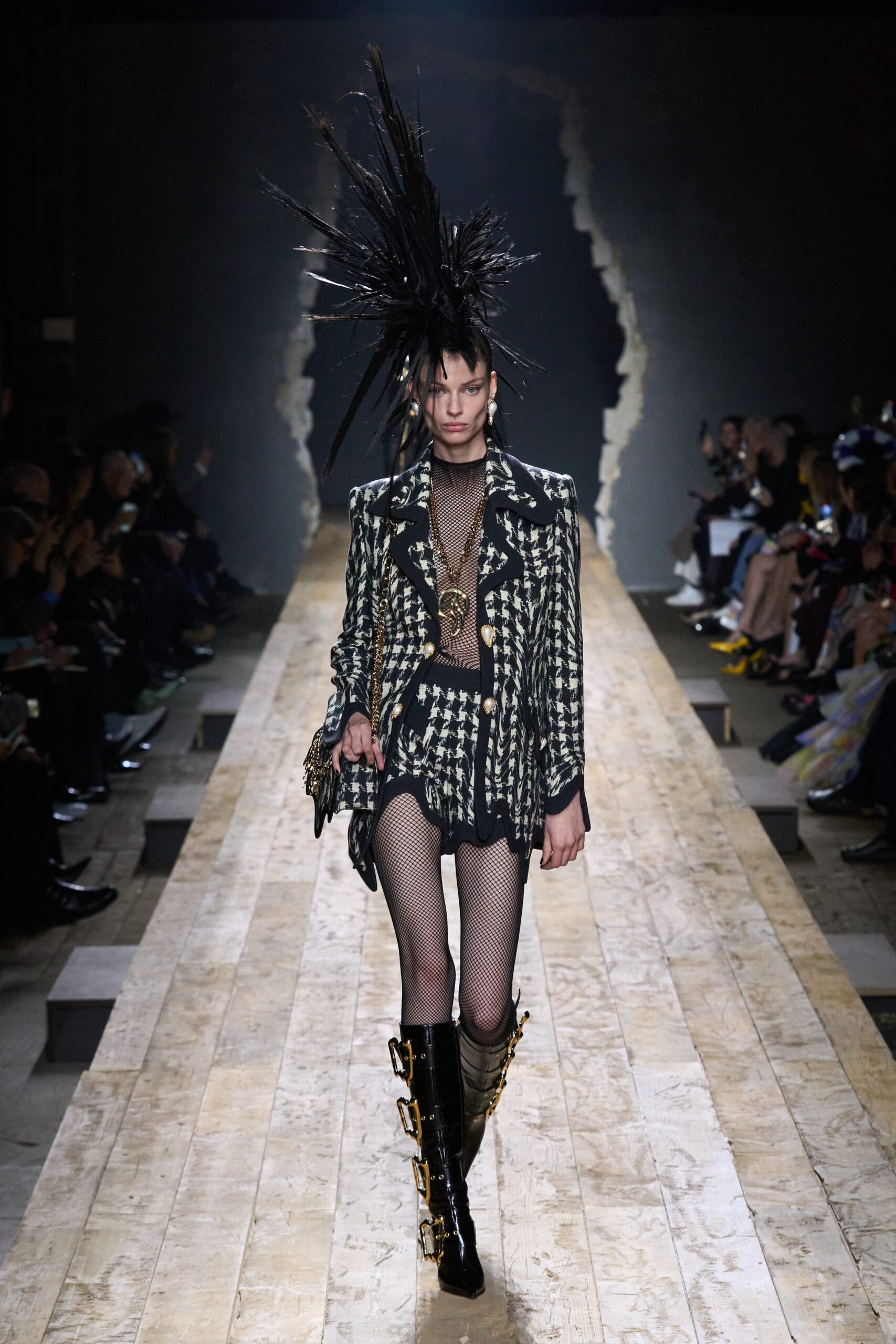 Moschino F/W 23 Look 5