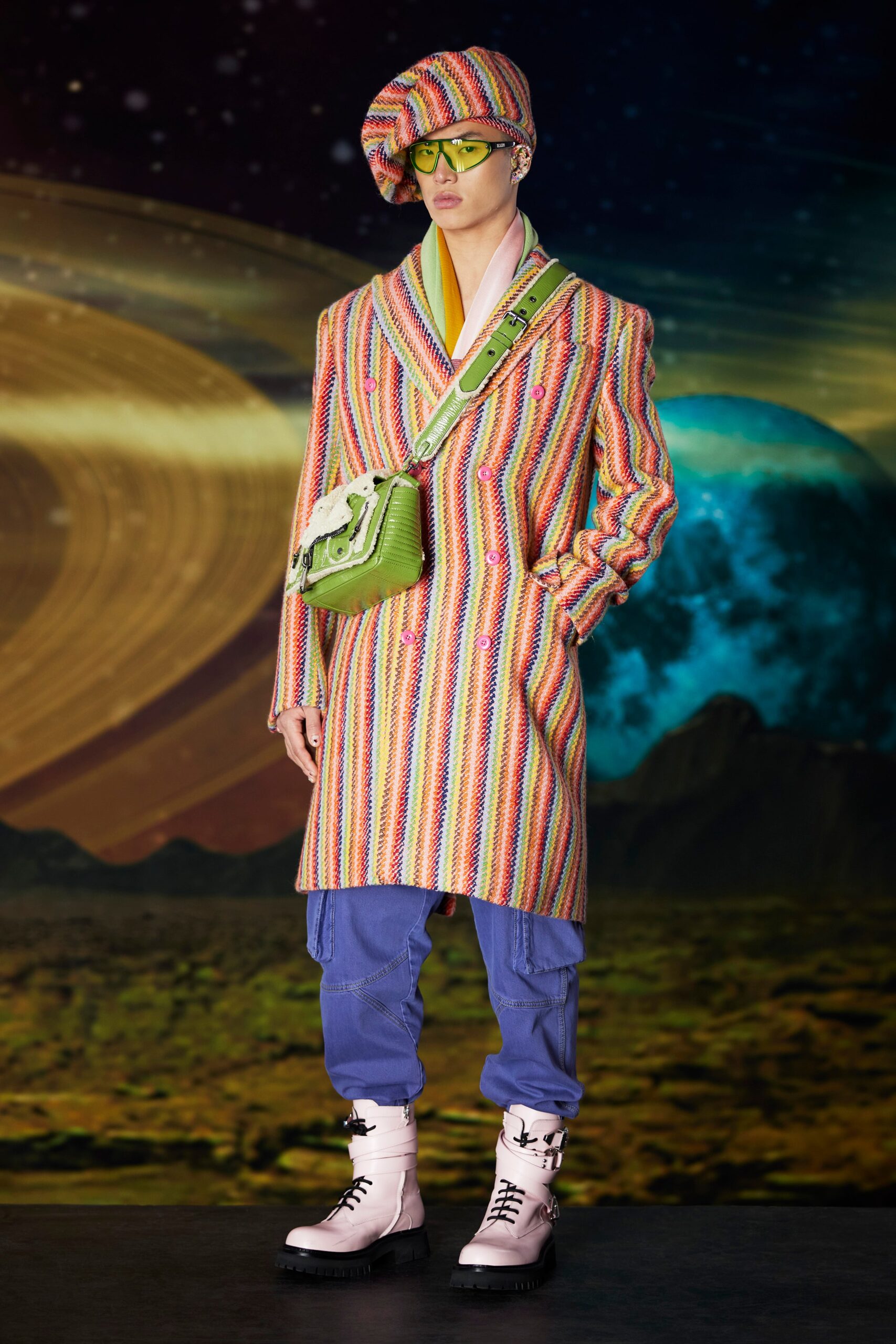 Moschino F/W 22 Look 6