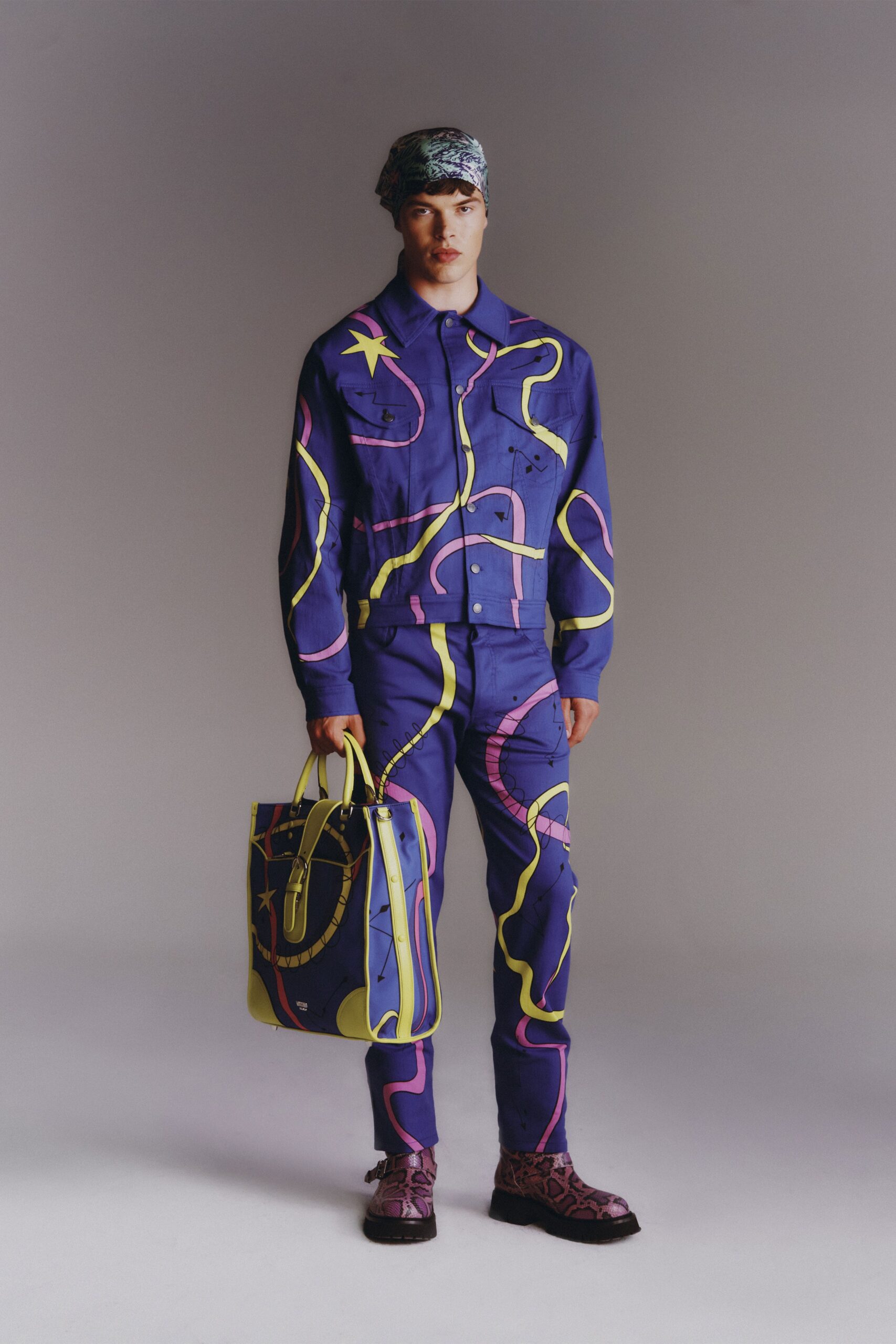 Moschino Resort 23 Look 6