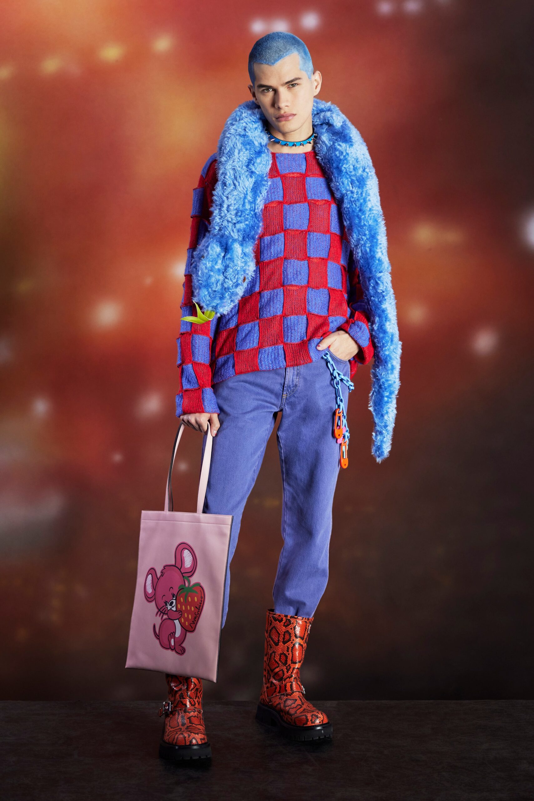 Moschino F/W 22 Look 7