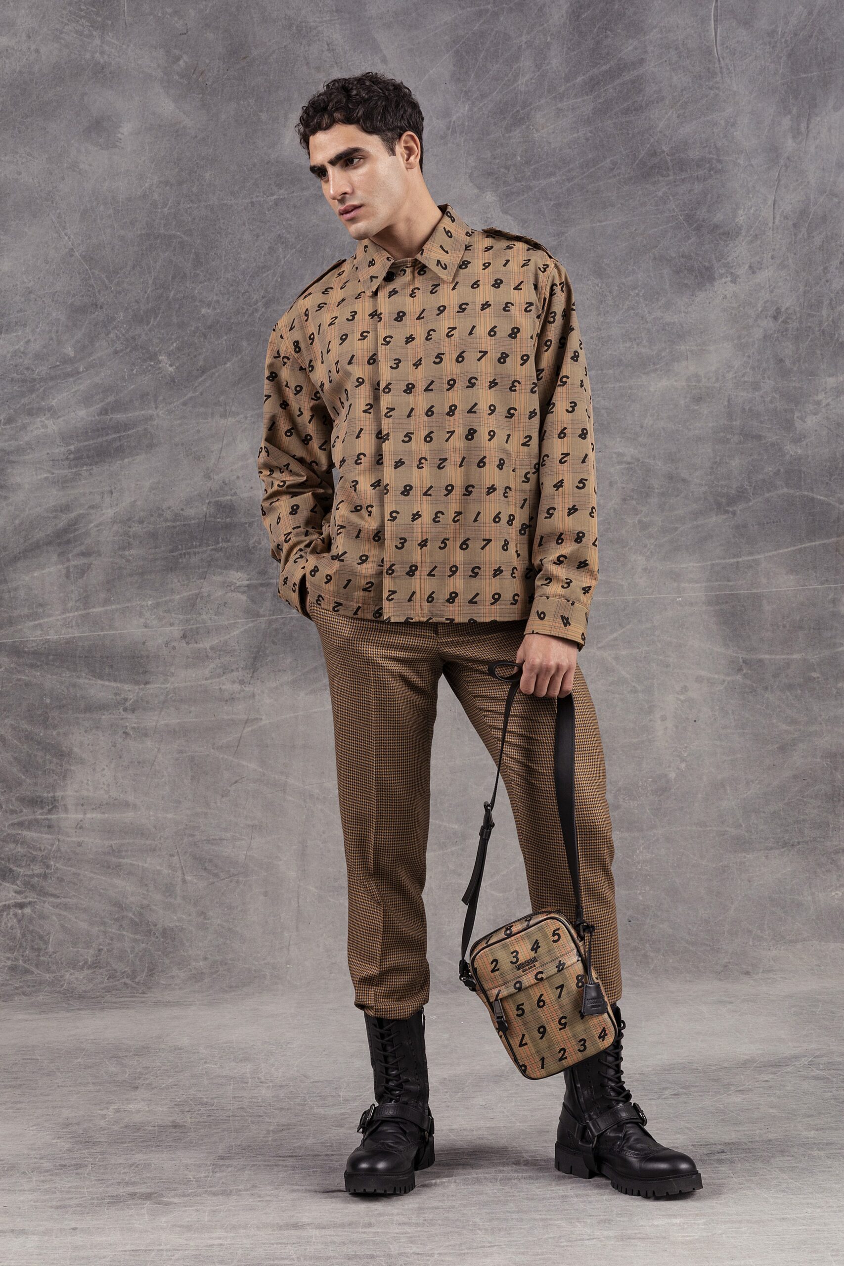 Moschino F/W 21 Look 7