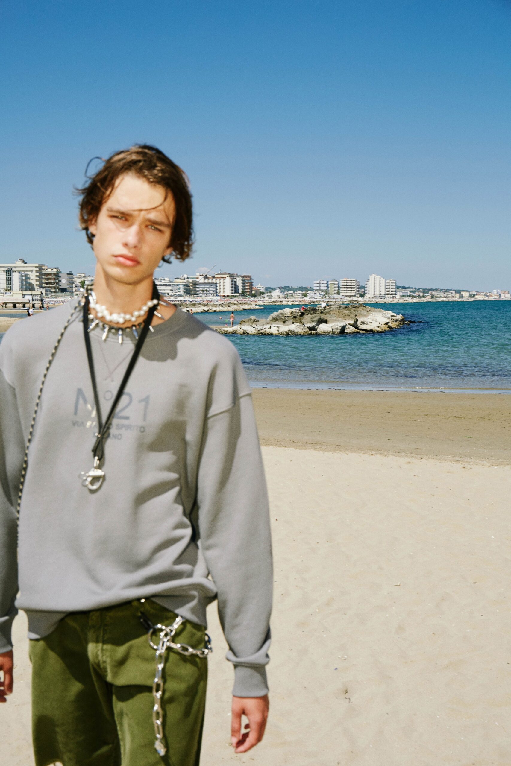 No. 21 Resort 22 Look 7