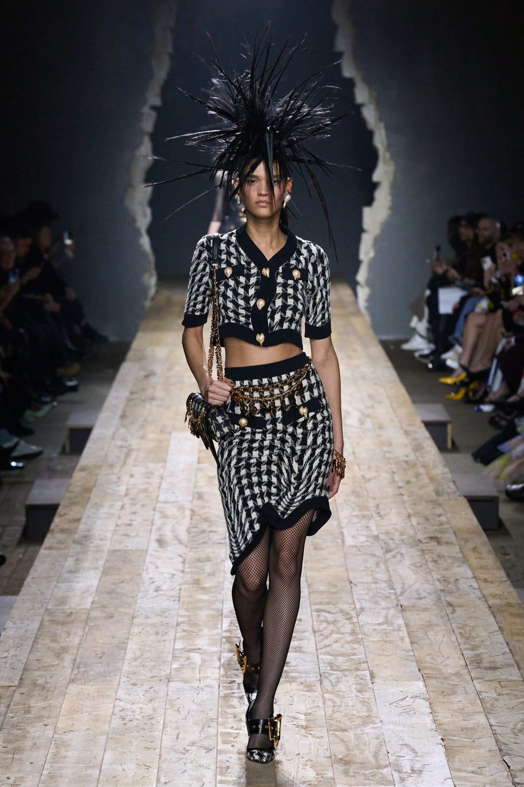 Moschino F/W 23 Look 7
