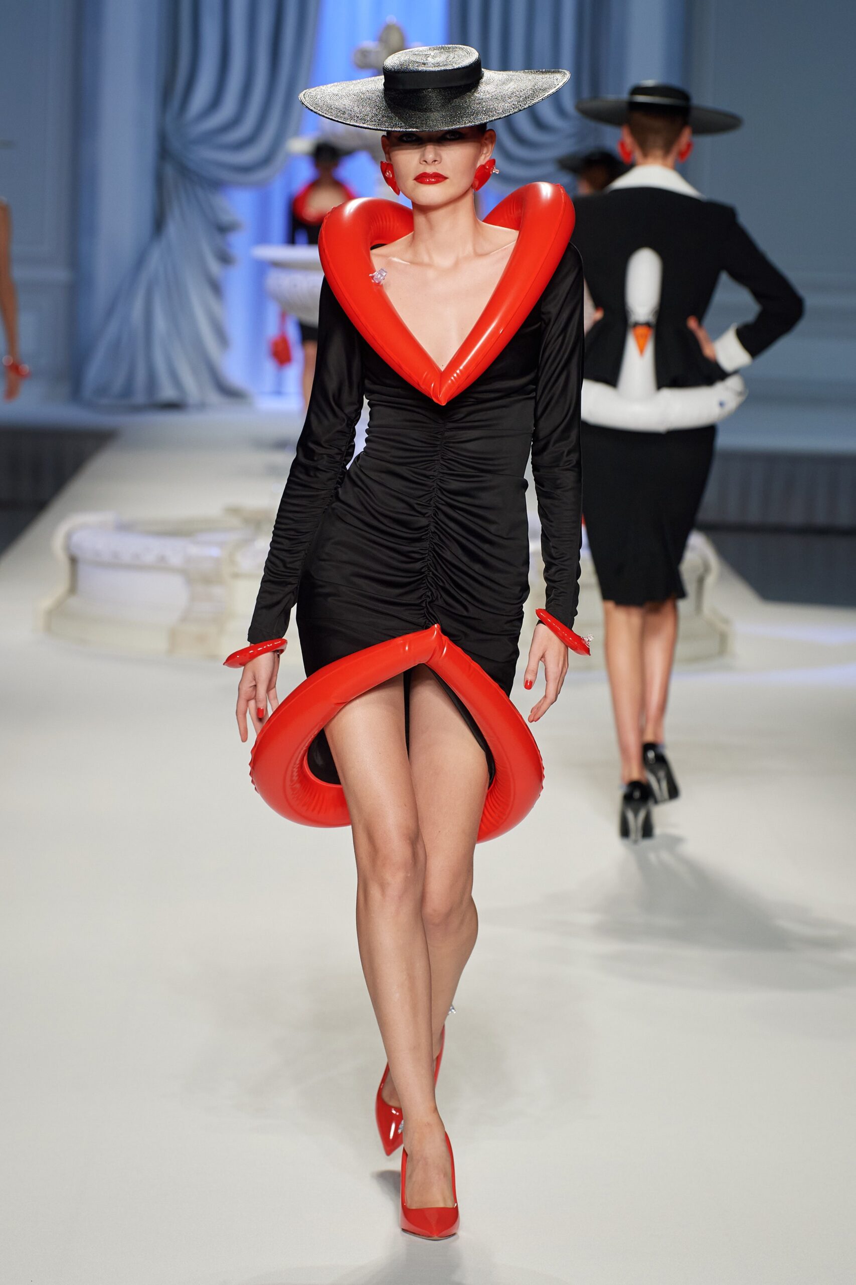 Moschino S/S 23 Look 7