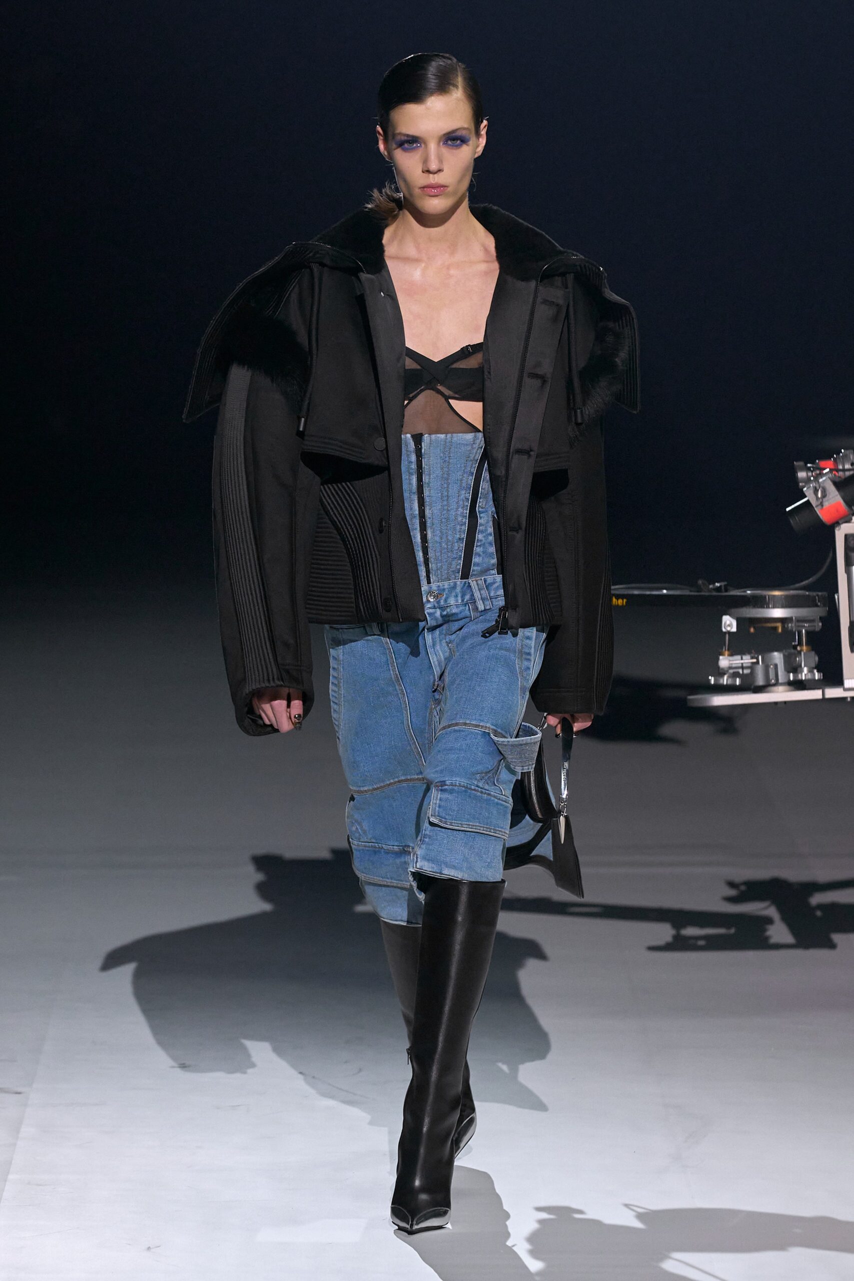Mugler F/W 22 Look 7