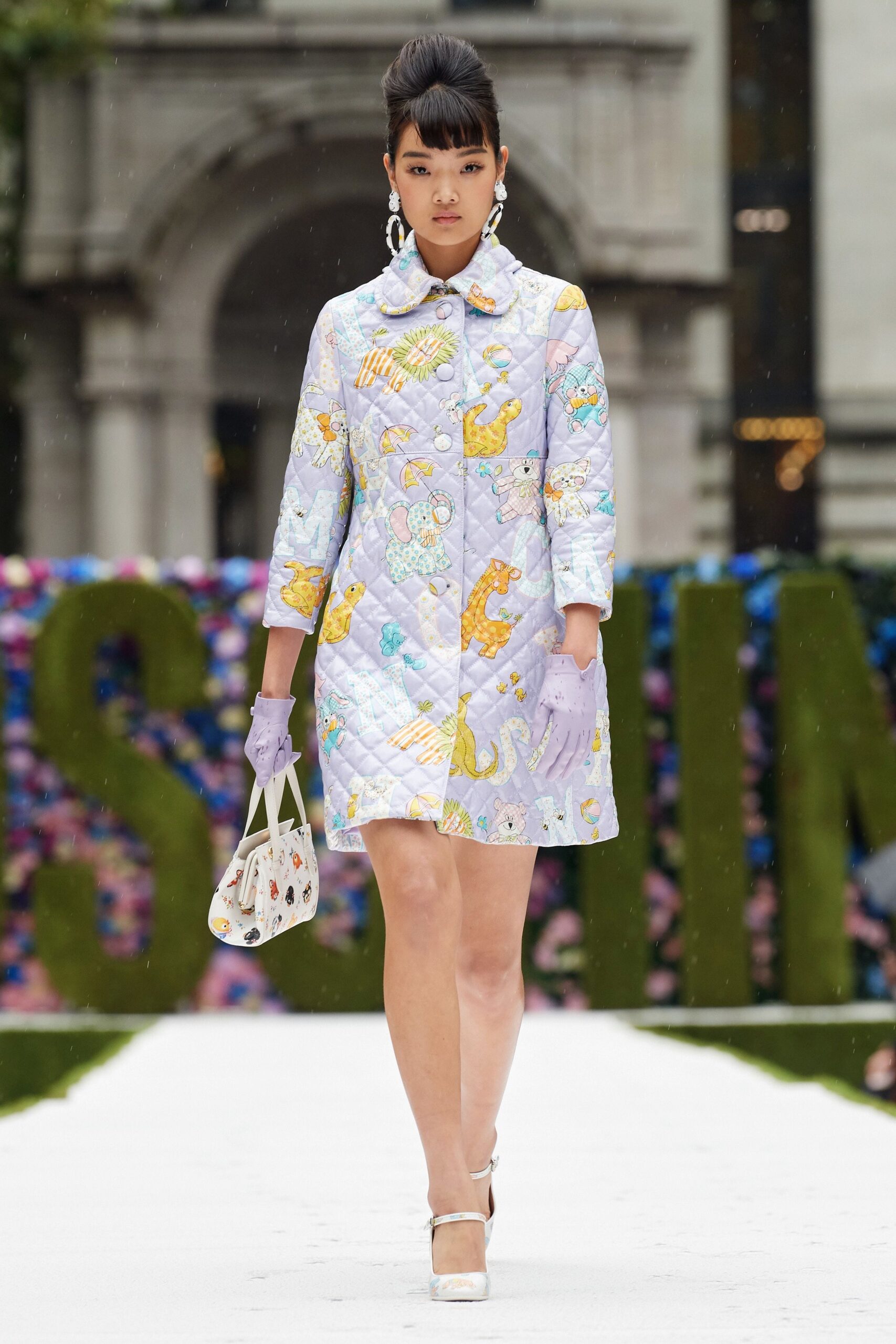 Moschino S/S 22 Look 8