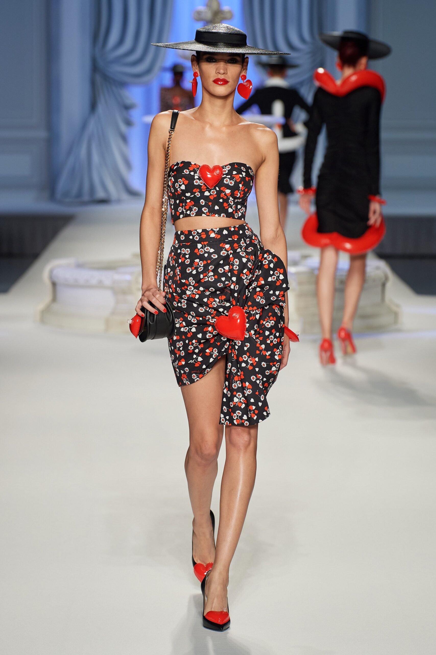 Moschino S/S 23 Look 8