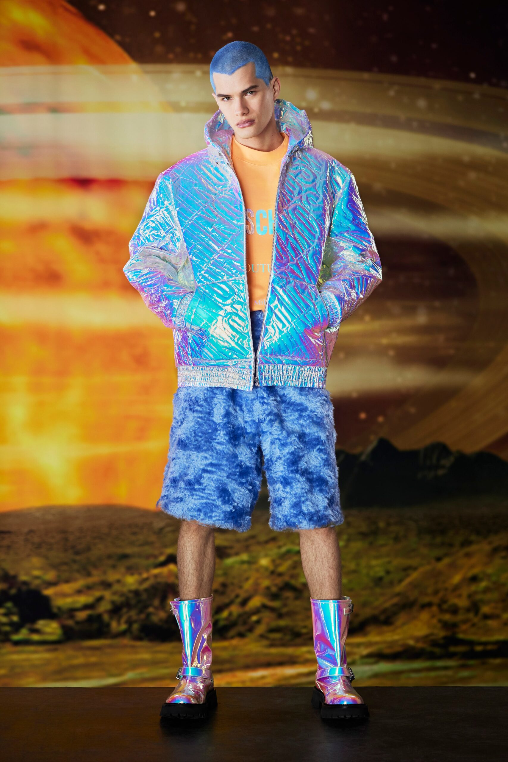 Moschino F/W 22 Look 9