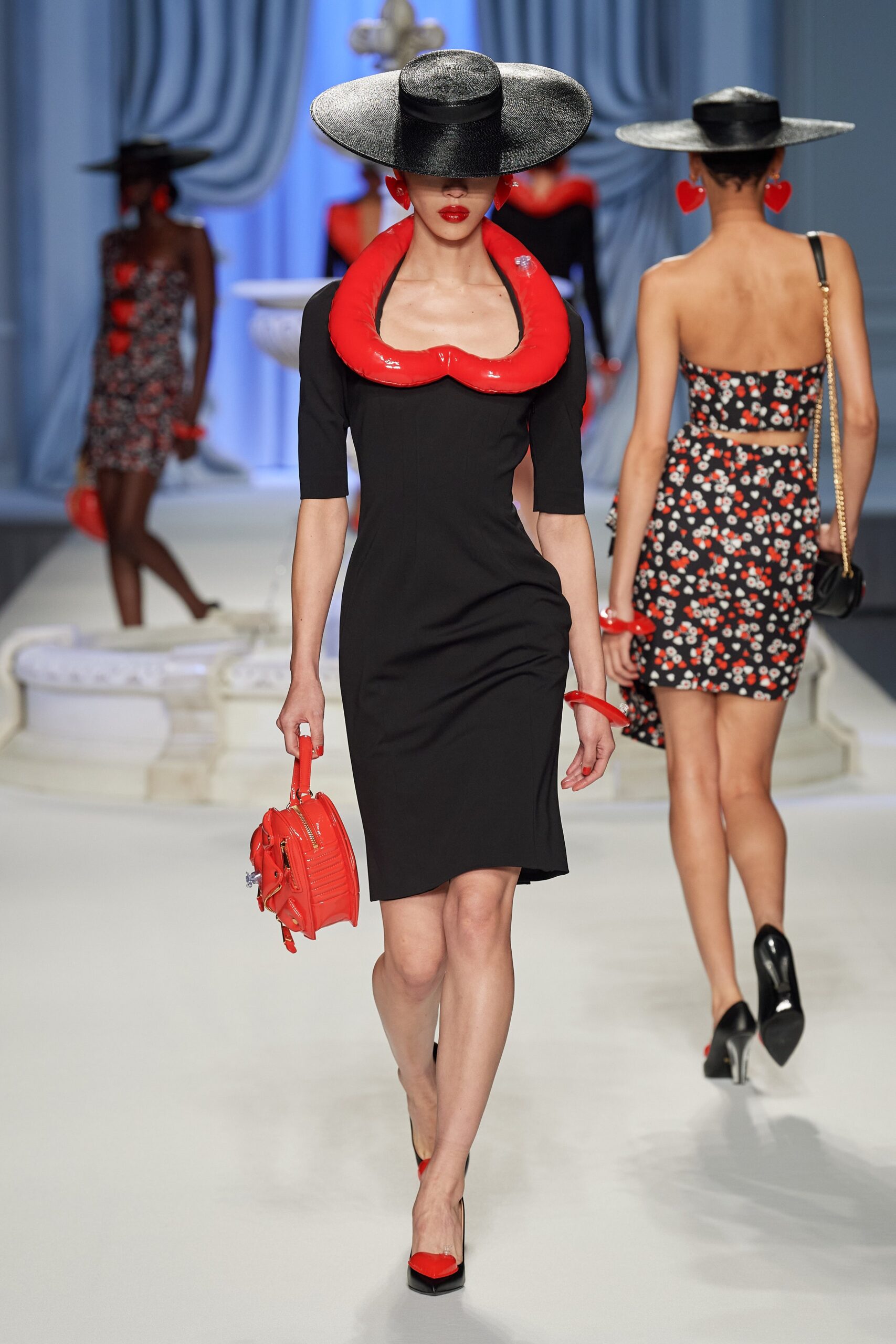 Moschino S/S 23 Look 9