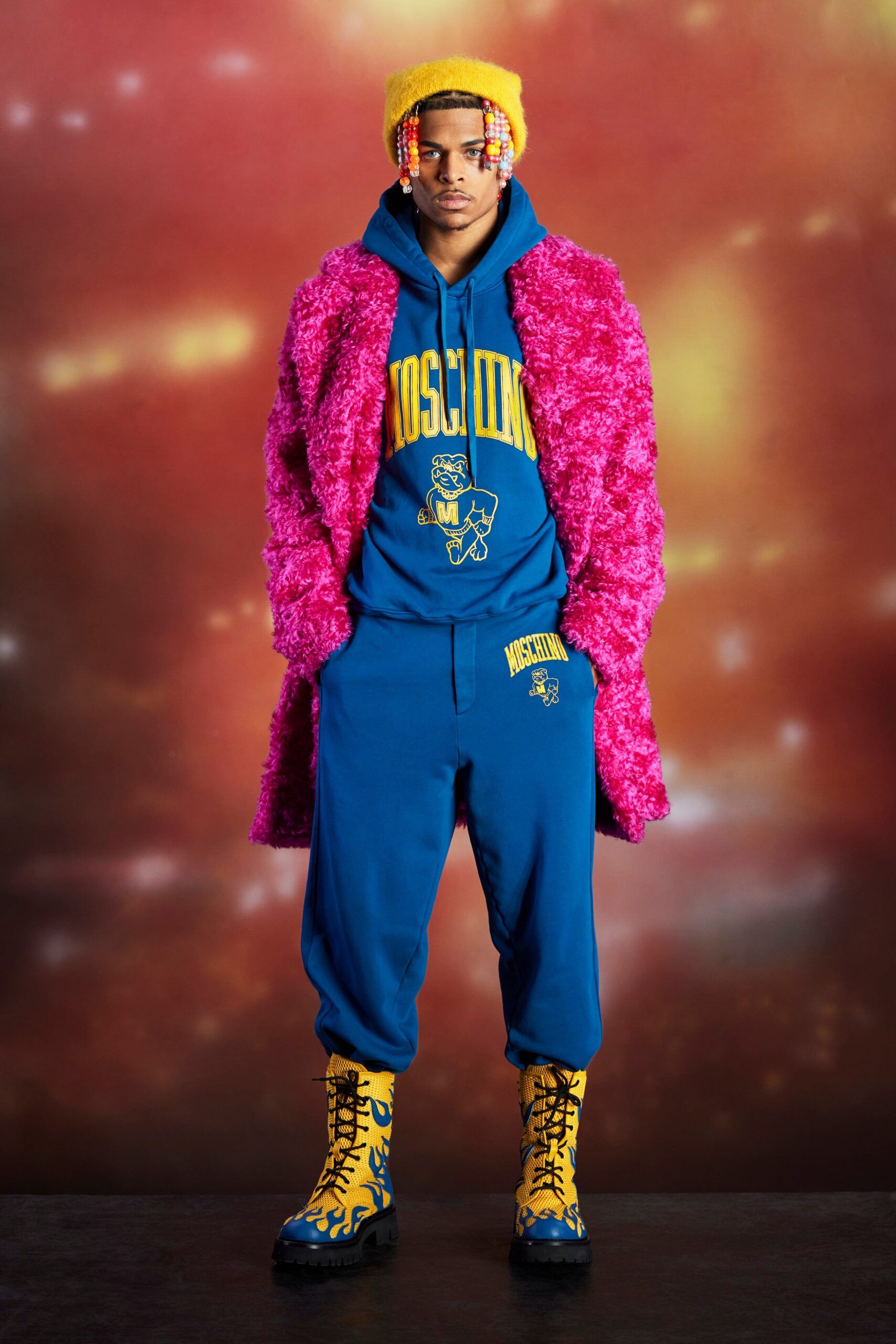 Moschino F/W 22 Look 10