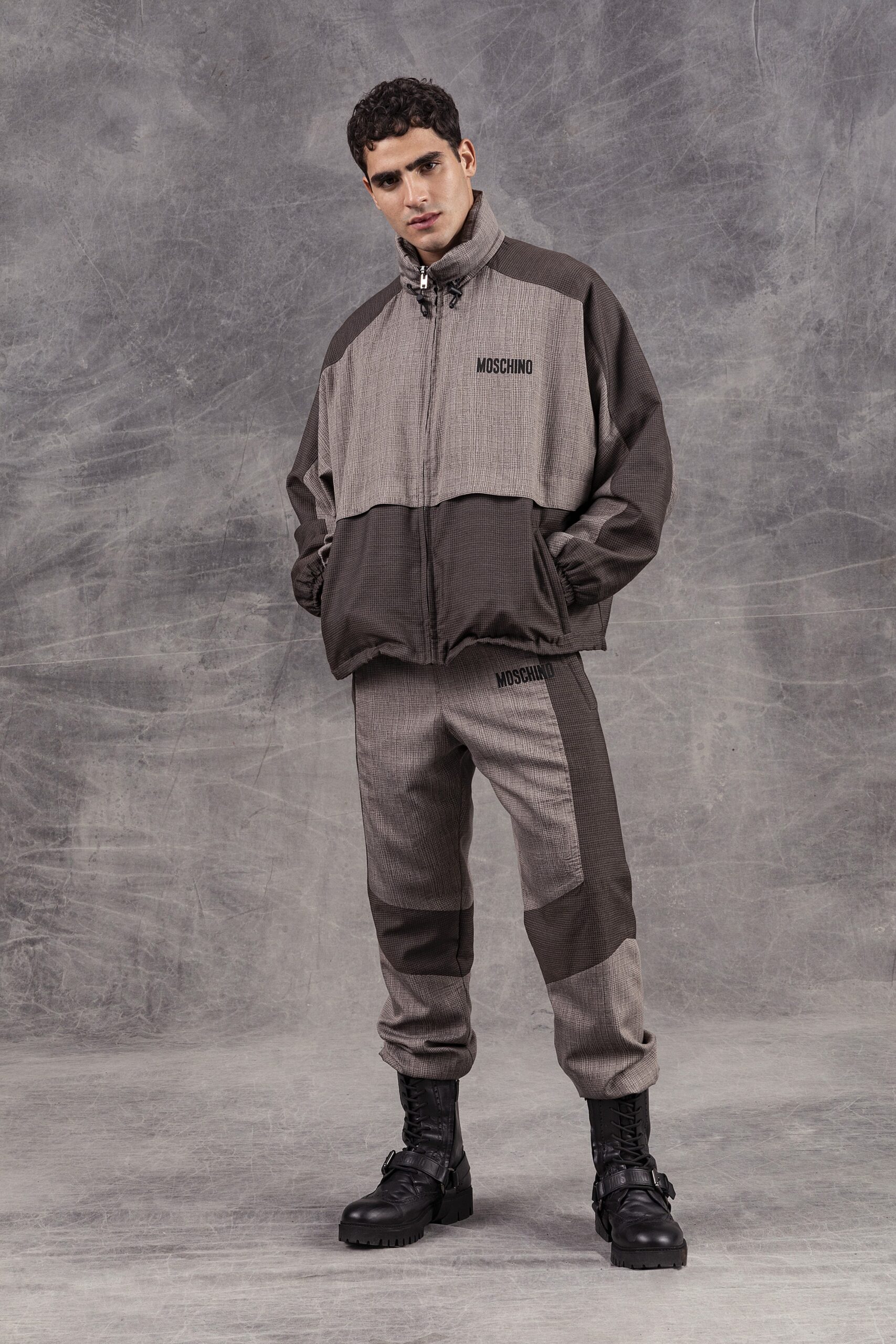 Moschino F/W 21 Look 10
