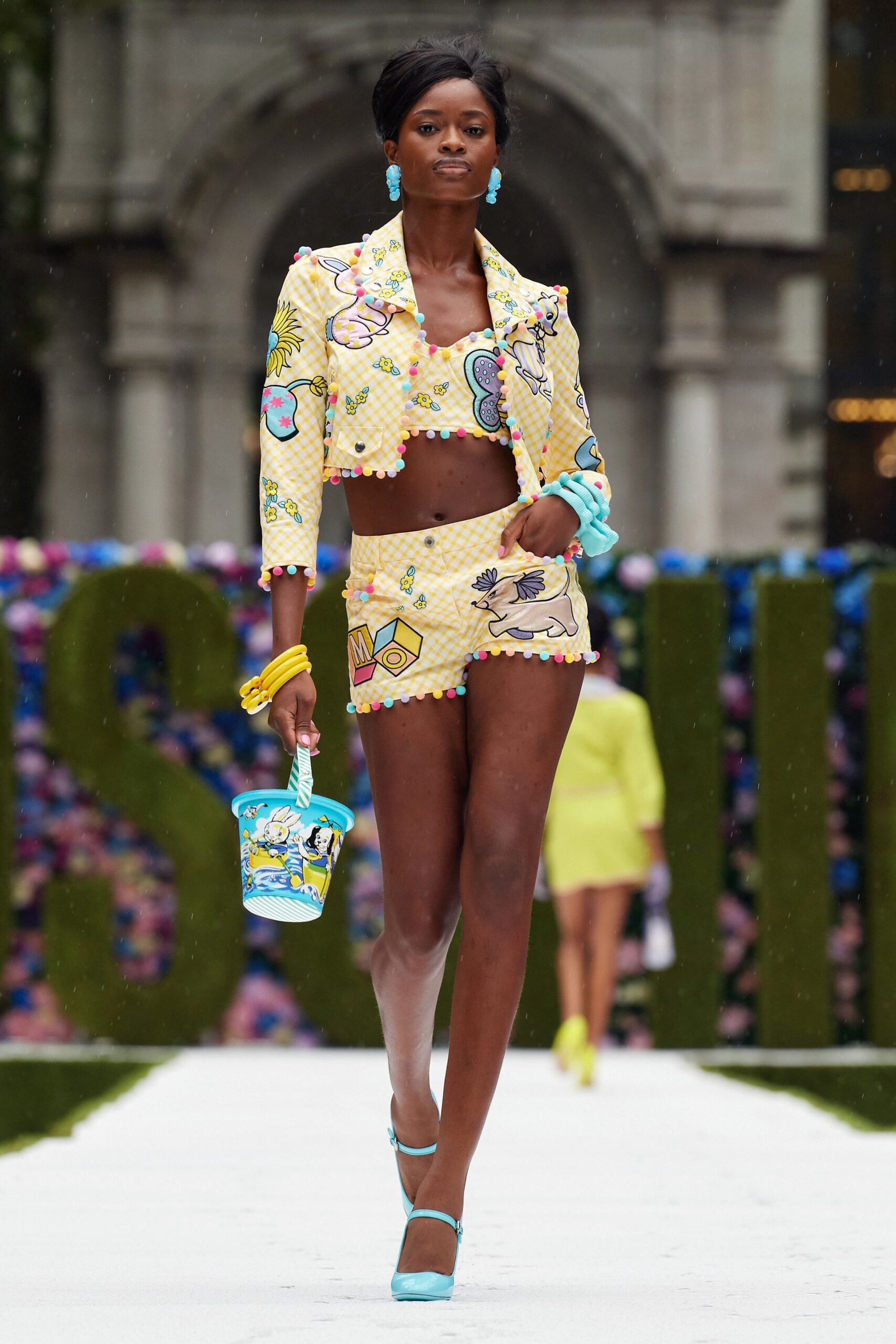 Moschino S/S 22 Look 10