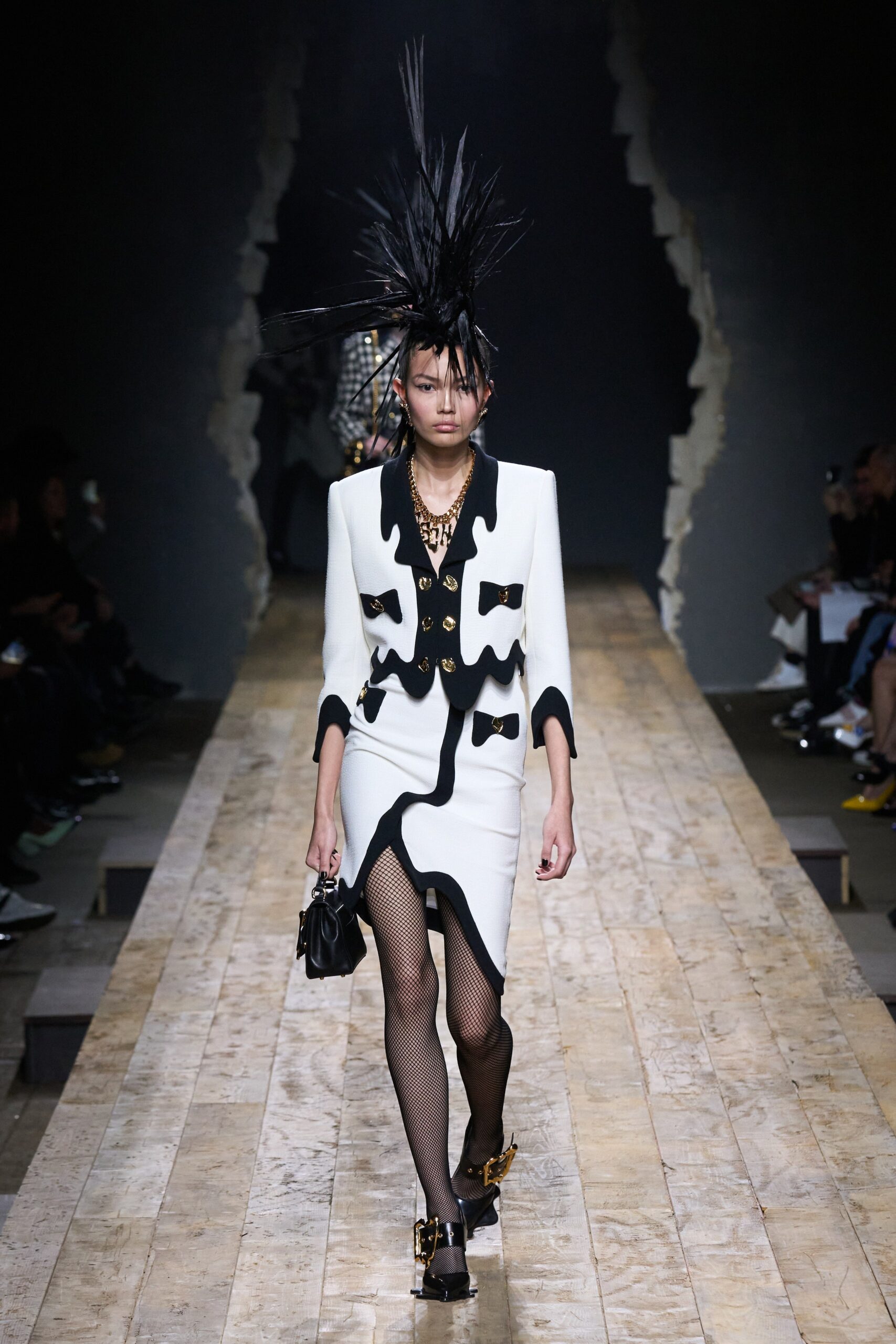 Moschino F/W 23 Look 10