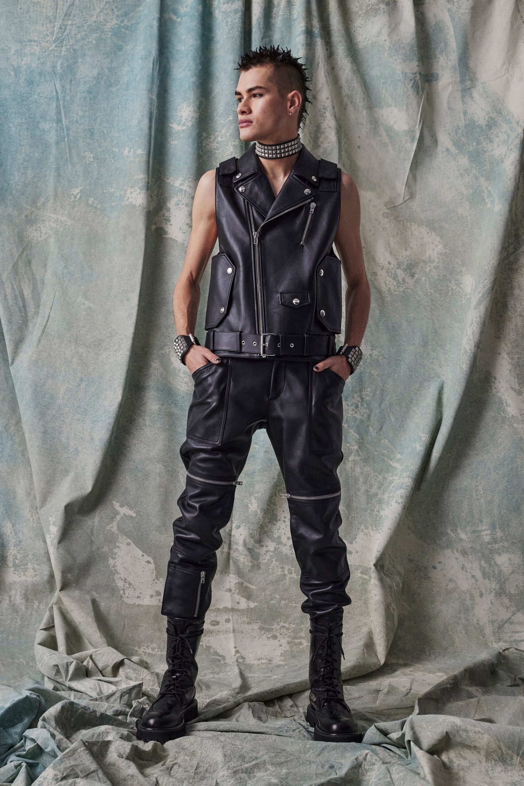 Moschino F/W 23 Look 10