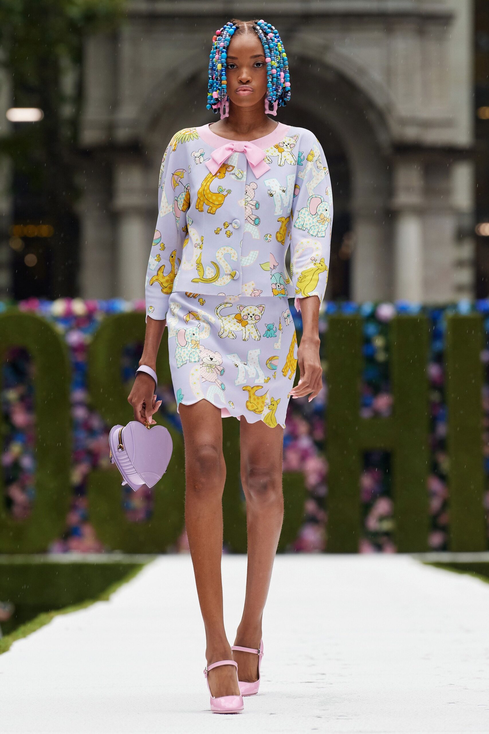 Moschino S/S 22 Look 11