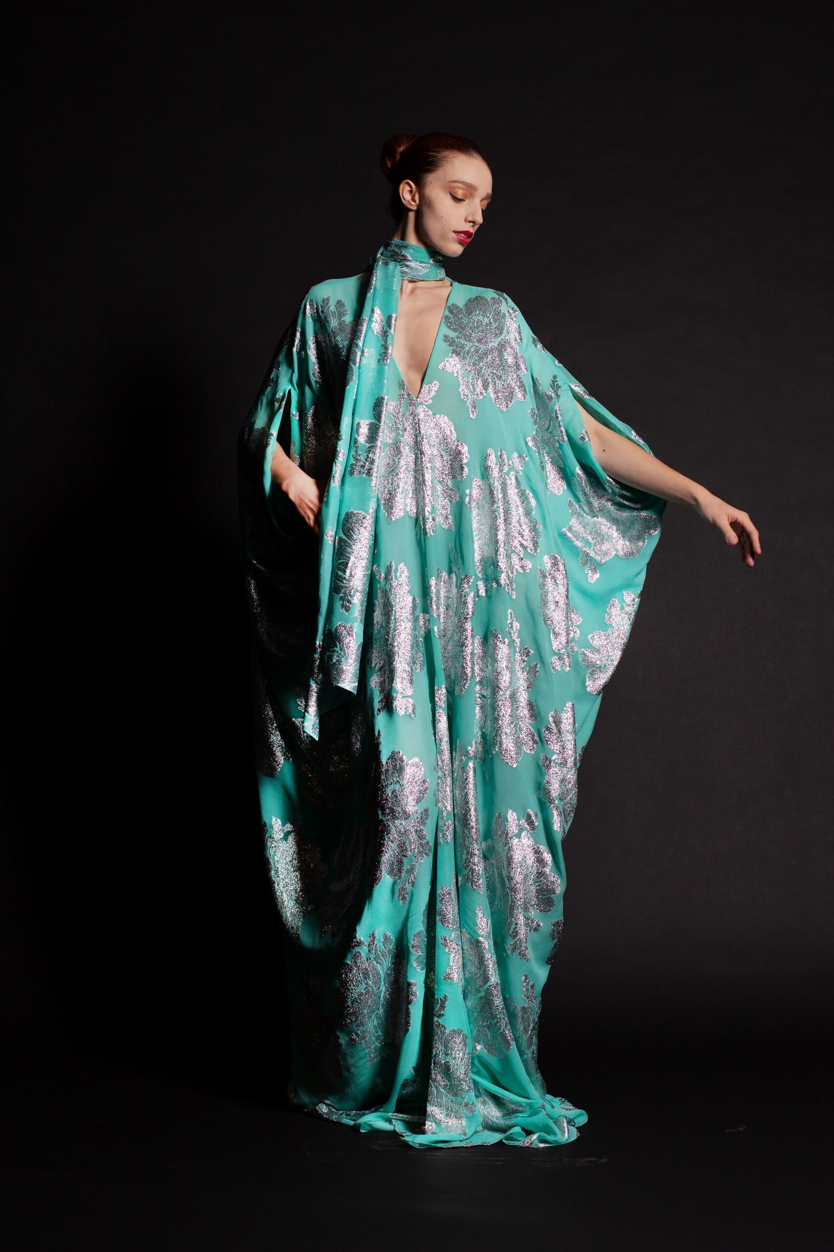 Naeem Khan F/W 22 Look 11
