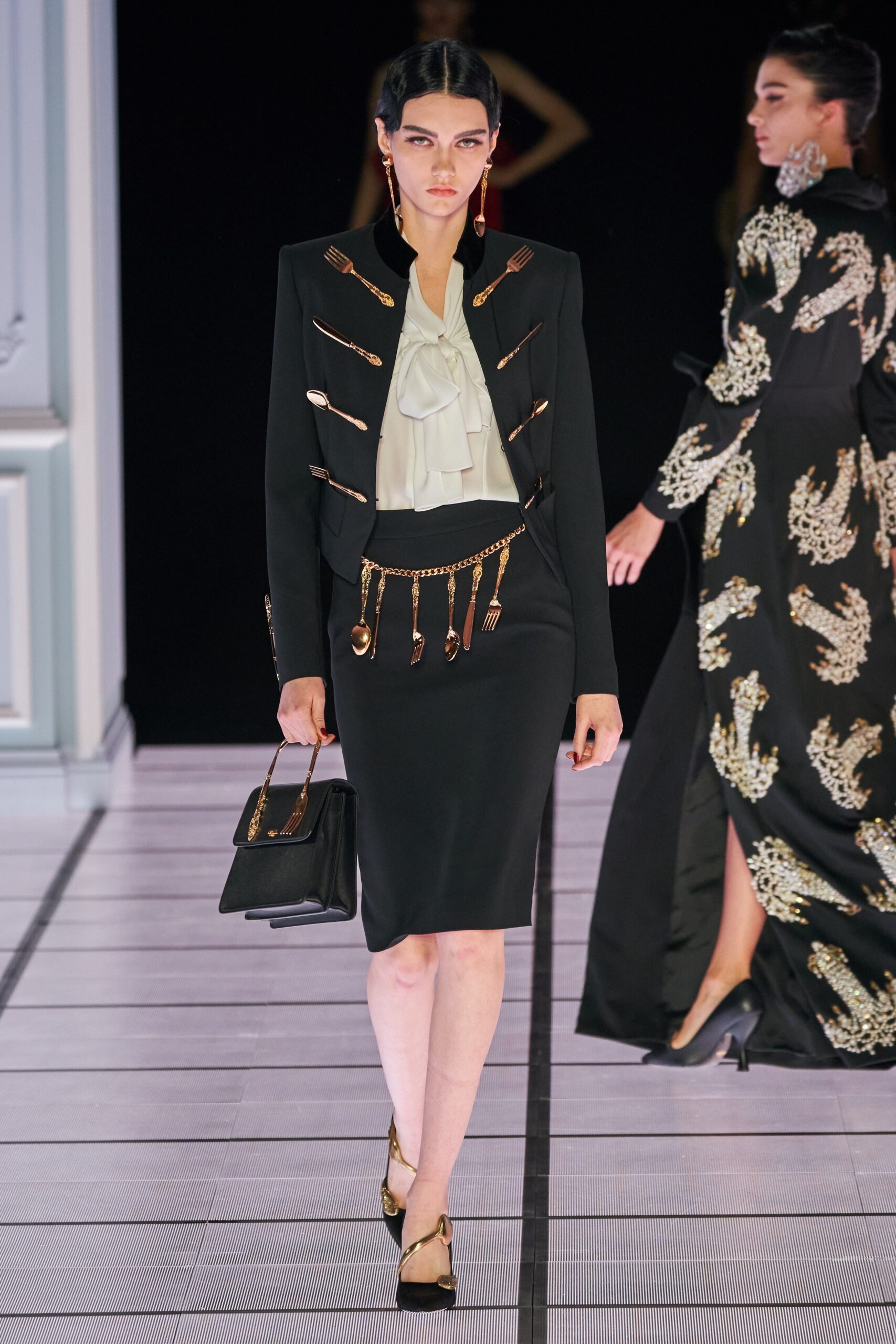 Moschino F/W 22 Look 11