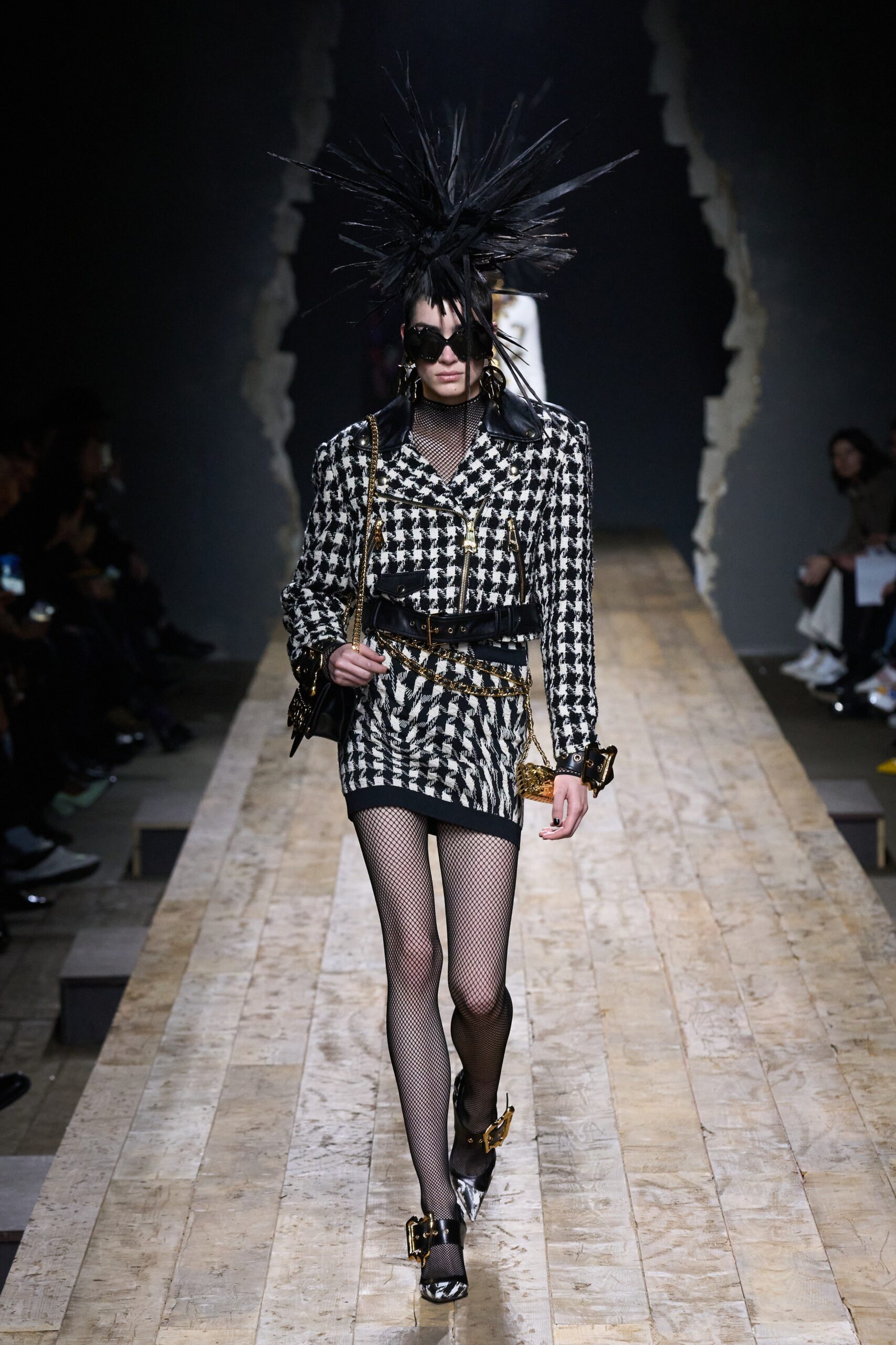 Moschino F/W 23 Look 11