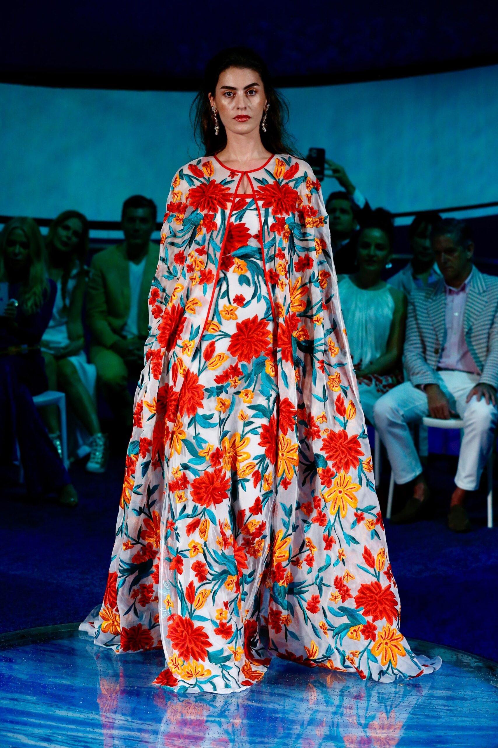 Naeem Khan Resort 23 Look 11