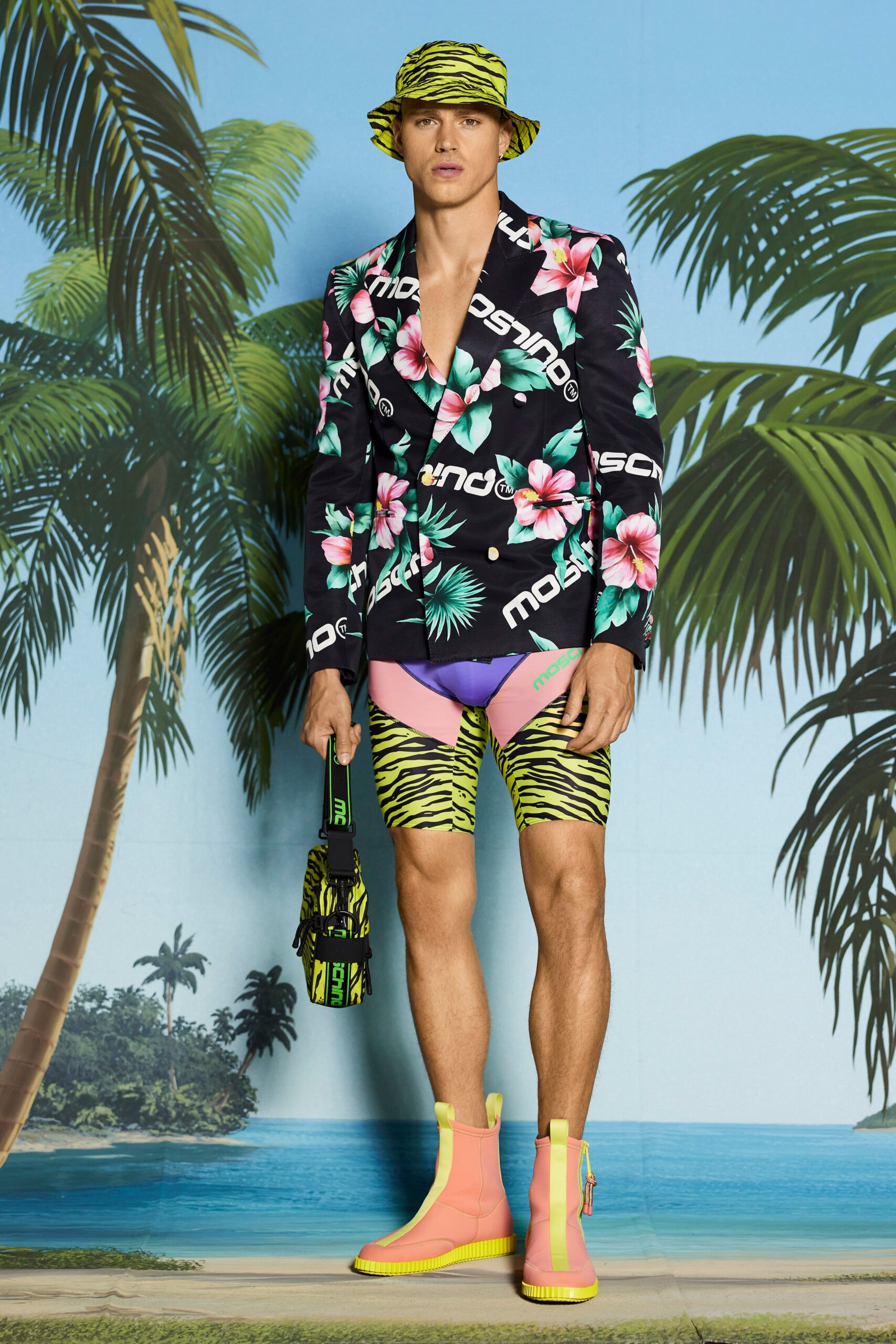 Moschino Resort 22 Look 12