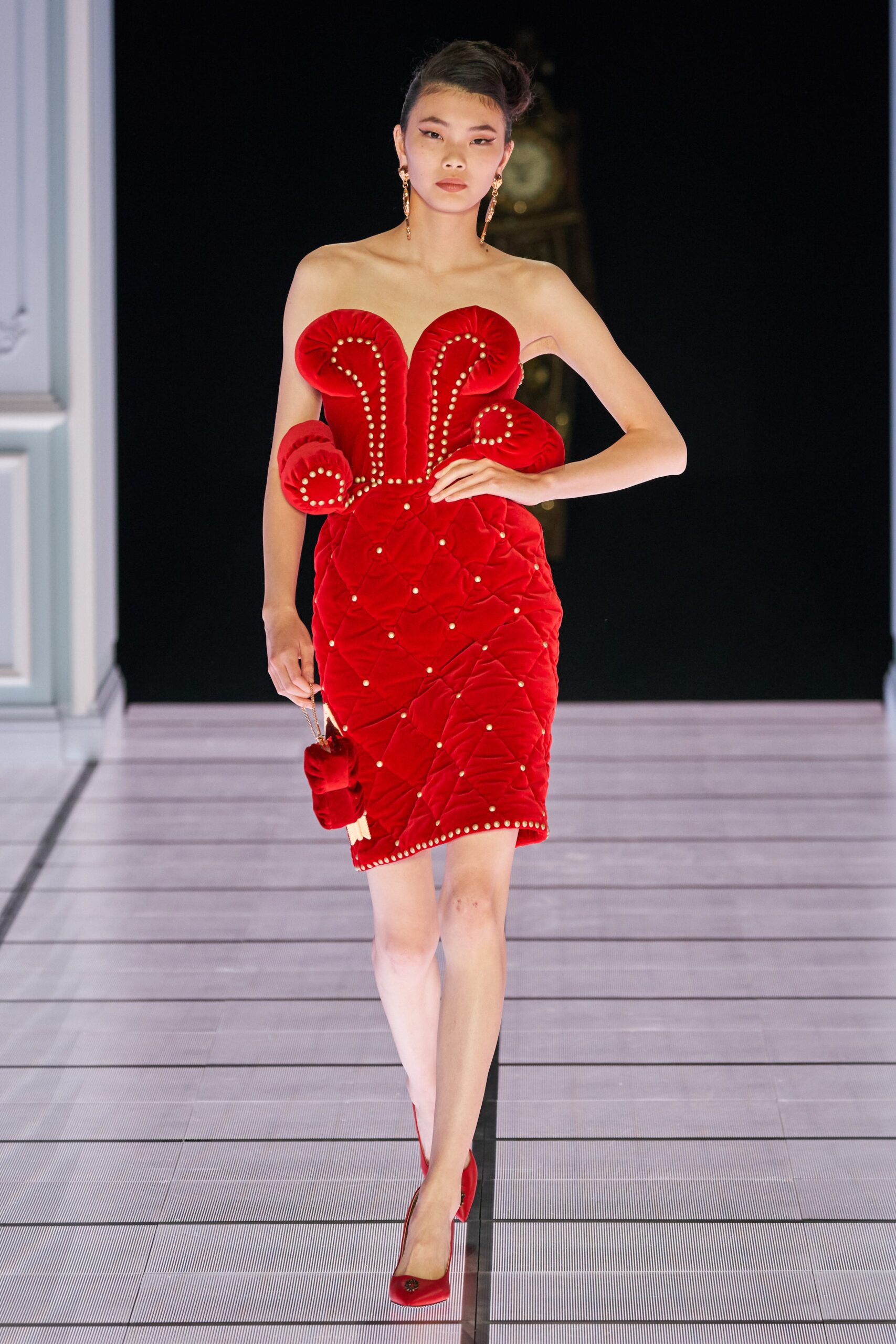 Moschino F/W 22 Look 12