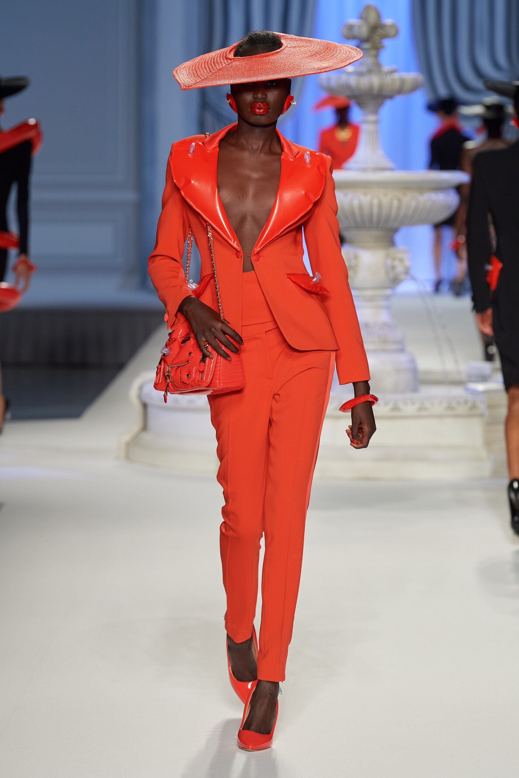 Moschino S/S 23 Look 12