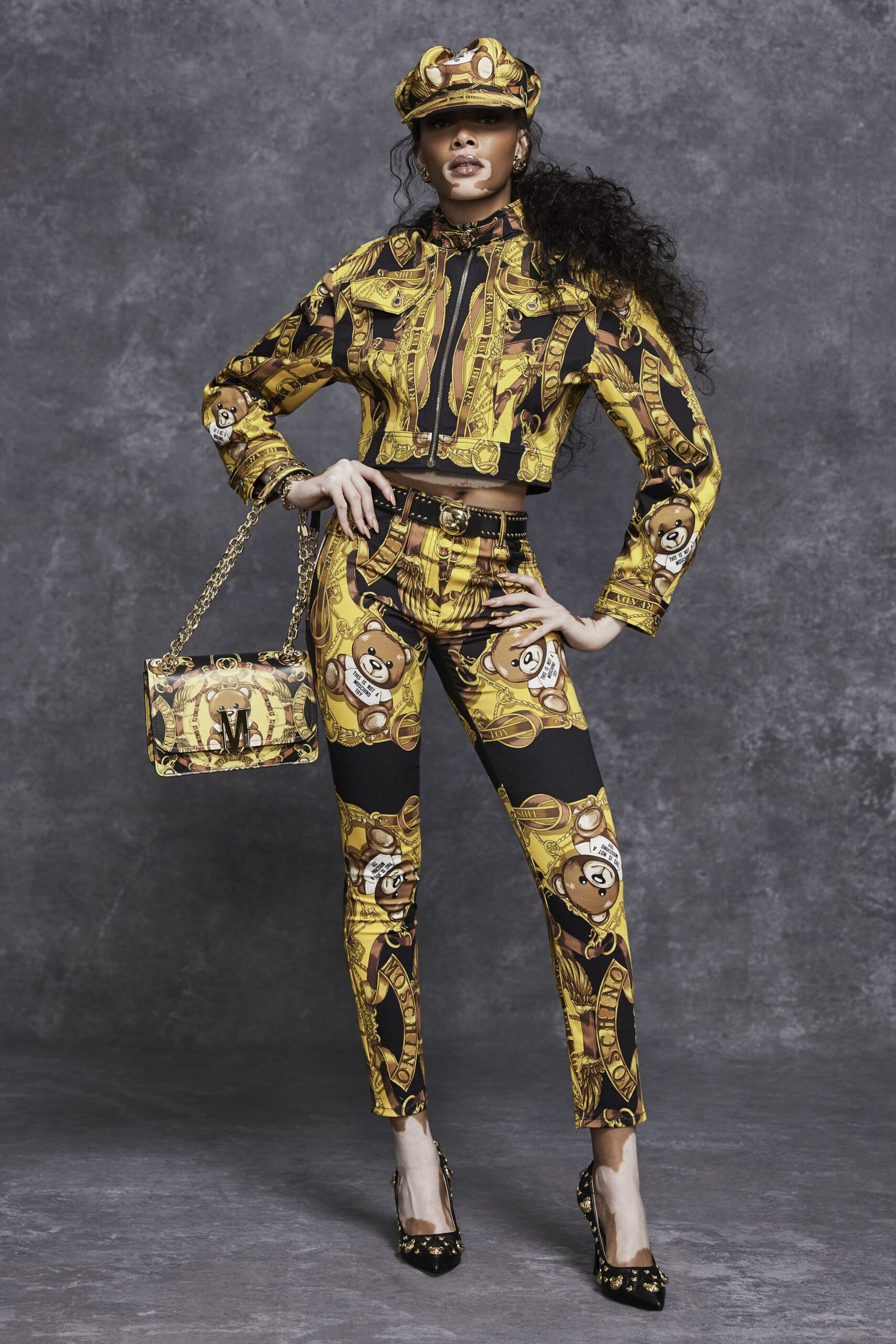 Moschino F/W 21 Look 13